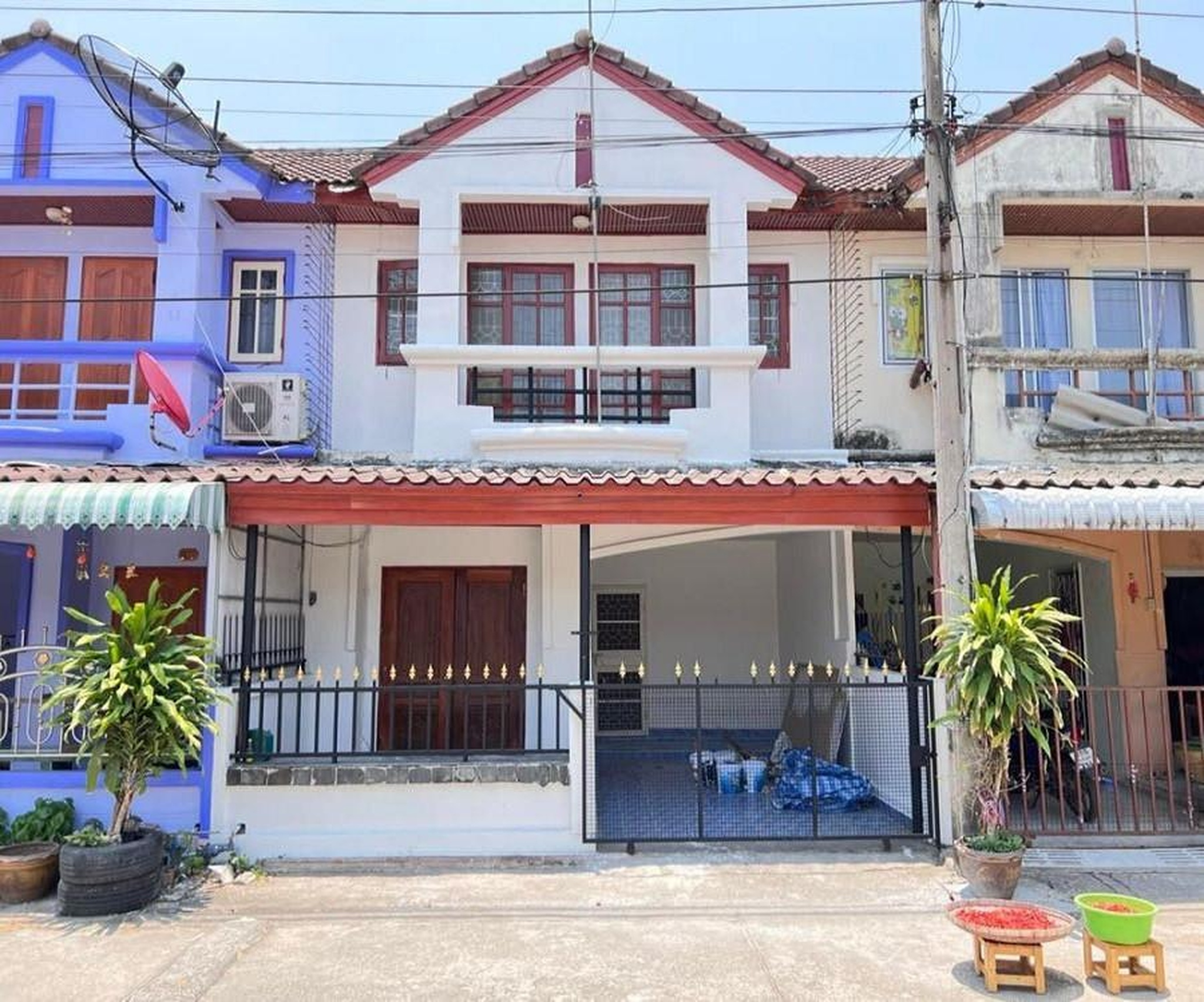 ทรัพย์สถาบันโดย GHB ทาวน์เฮาส์ เมืองหลวง