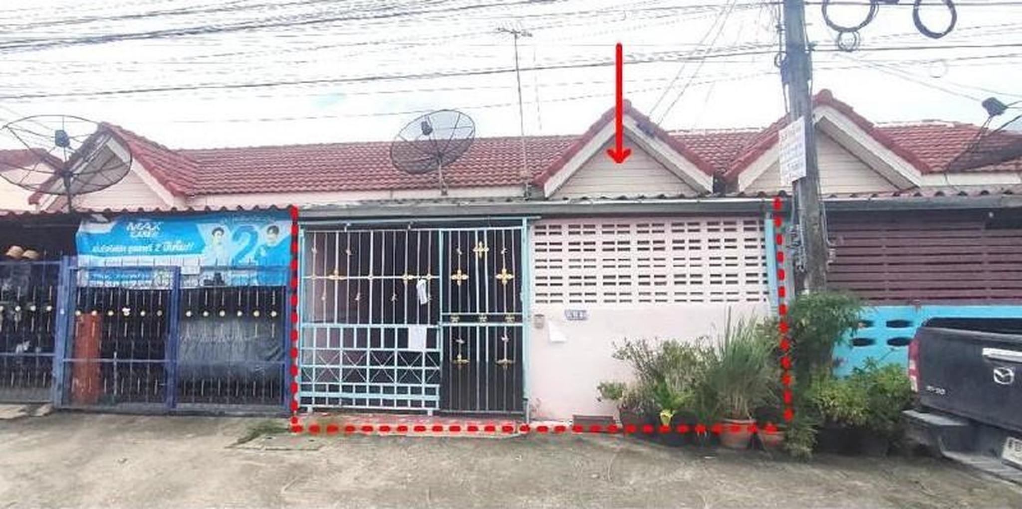 ทรัพย์สถาบันโดย GHB ทาวน์เฮาส์ ฉัตรทองลีฟวิ่งโฮม