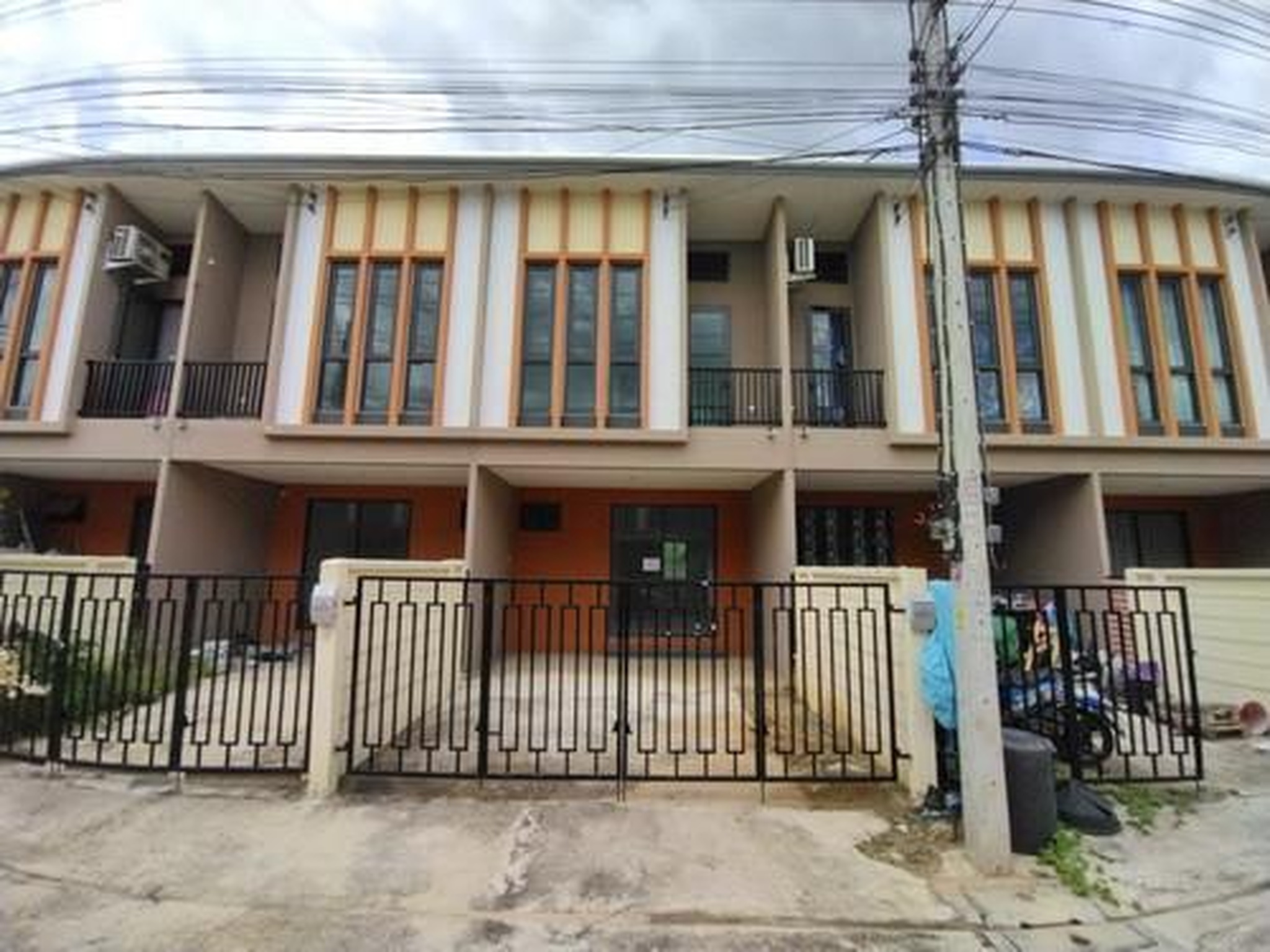 ทรัพย์สถาบันโดย GHB ทาวน์เฮาส์ ภูริ วงแหวน-รังสิต (PURI Wongwaen-Rangsit)