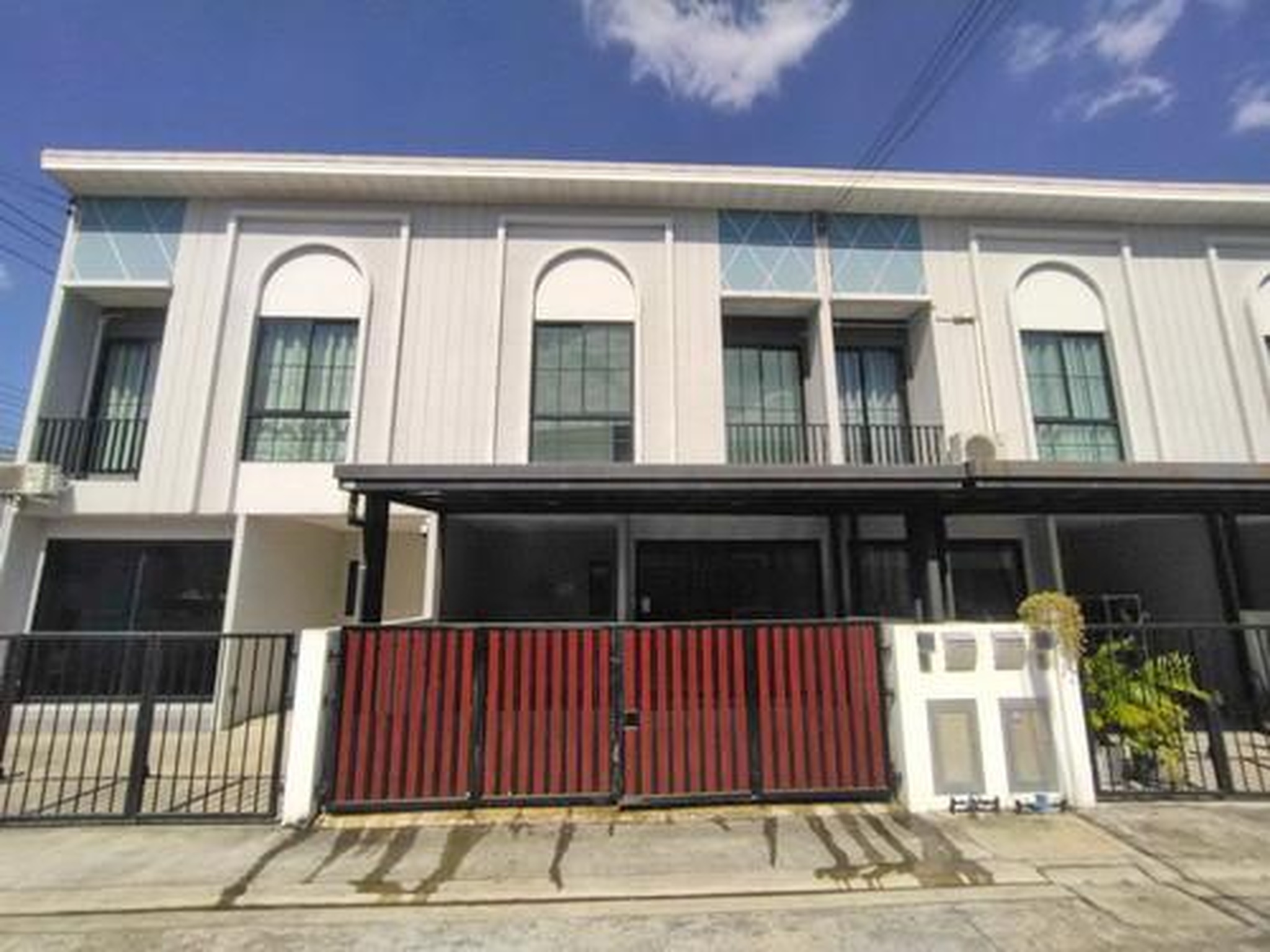ทรัพย์สถาบันโดย GHB ทาวน์เฮาส์ ชีวาโฮม กรุงเทพ-ปทุม (Chewa Home Krungthep-Pathum)