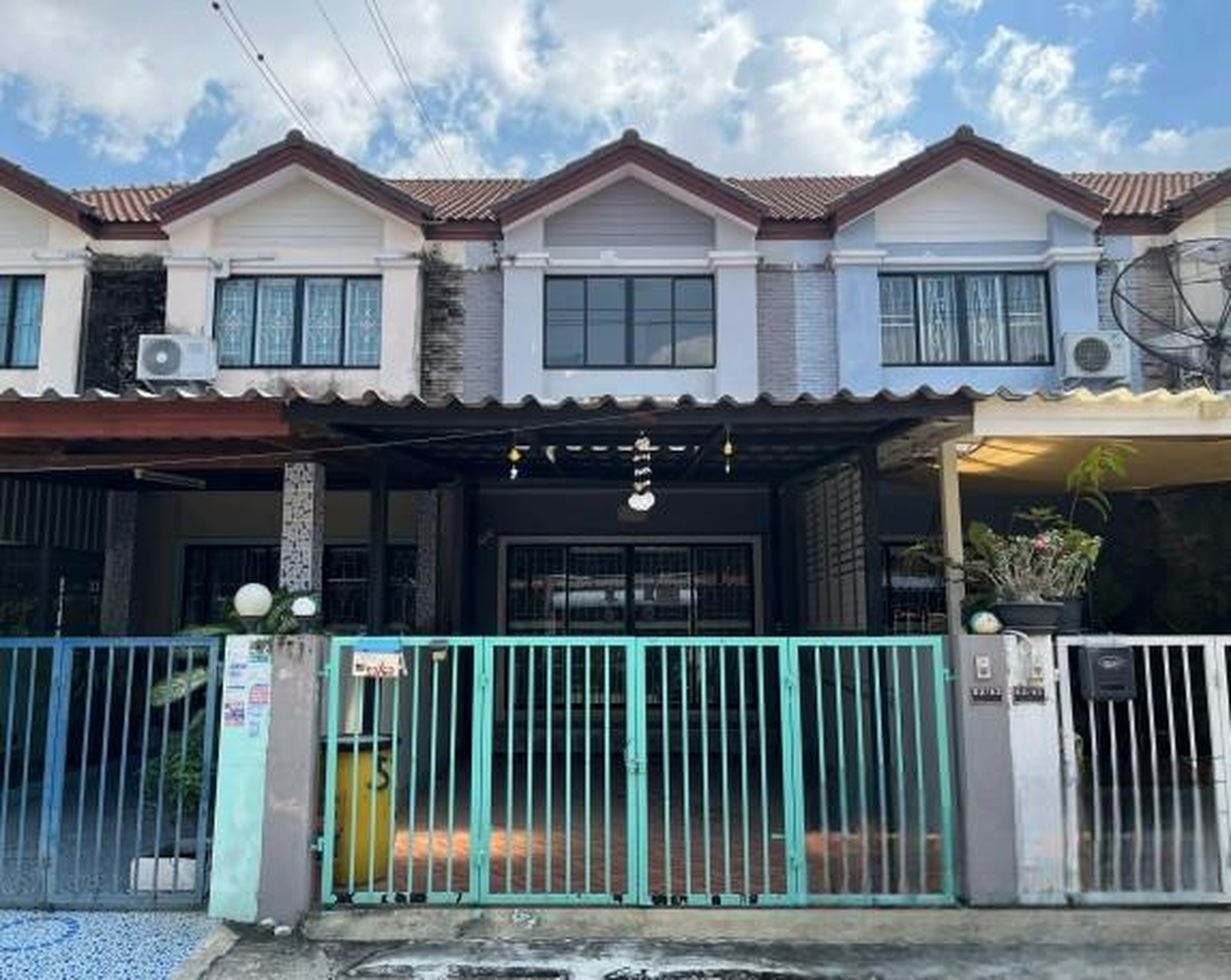 ทรัพย์สถาบันโดย GHB ทาวน์เฮาส์ บ้านธัญดา