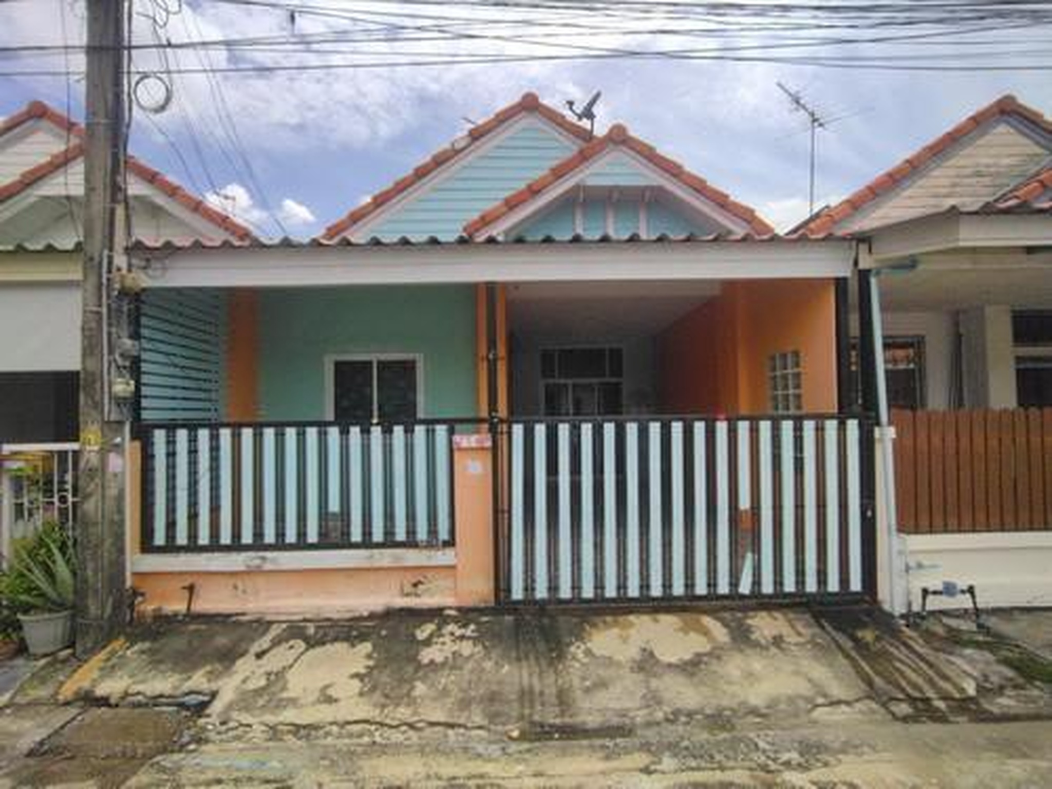 ทรัพย์สถาบันโดย GHB ทาวน์เฮาส์ บ้านวรารักษ์ รังสิต-คลองสาม (Baan Wararak Rangsit-Klong Sam)