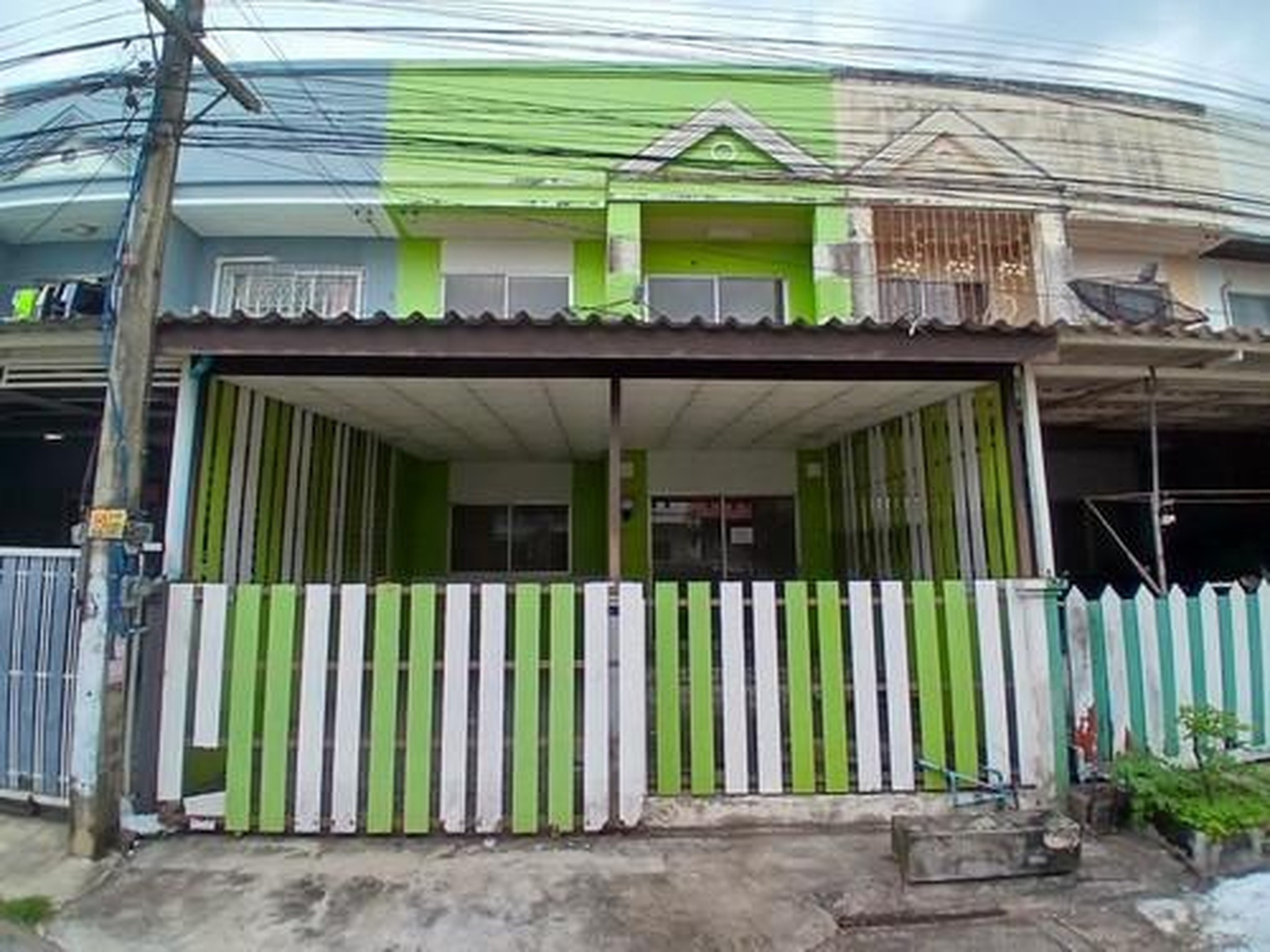 ทรัพย์สถาบันโดย GHB ทาวน์เฮาส์ เพชรชมพู