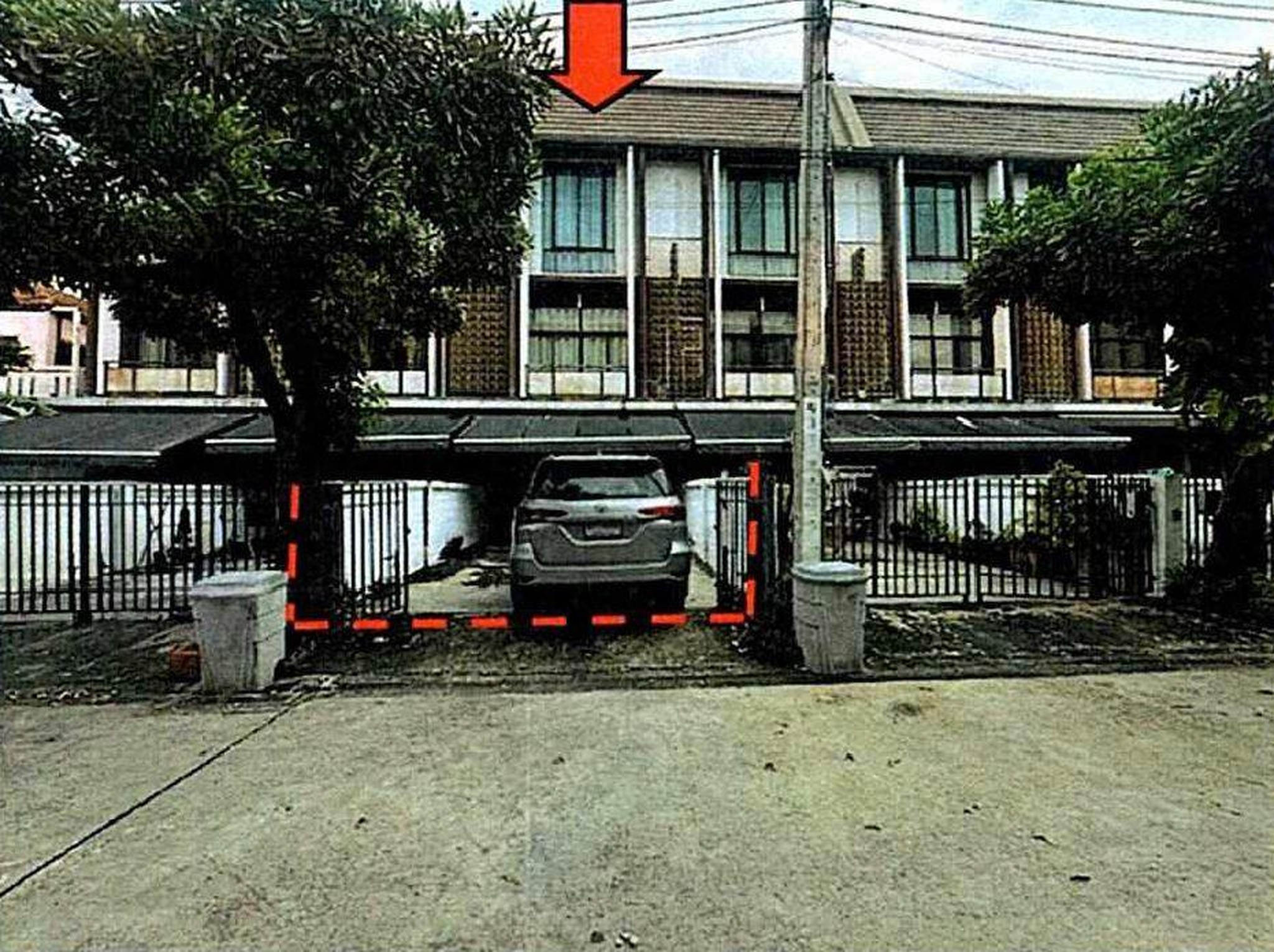 ทรัพย์สถาบันโดย GHB ทาวน์เฮาส์ใกล้ MRT แยกติวานนท์ ฟลอรา วงศ์สว่าง (Flora Wongsawang)