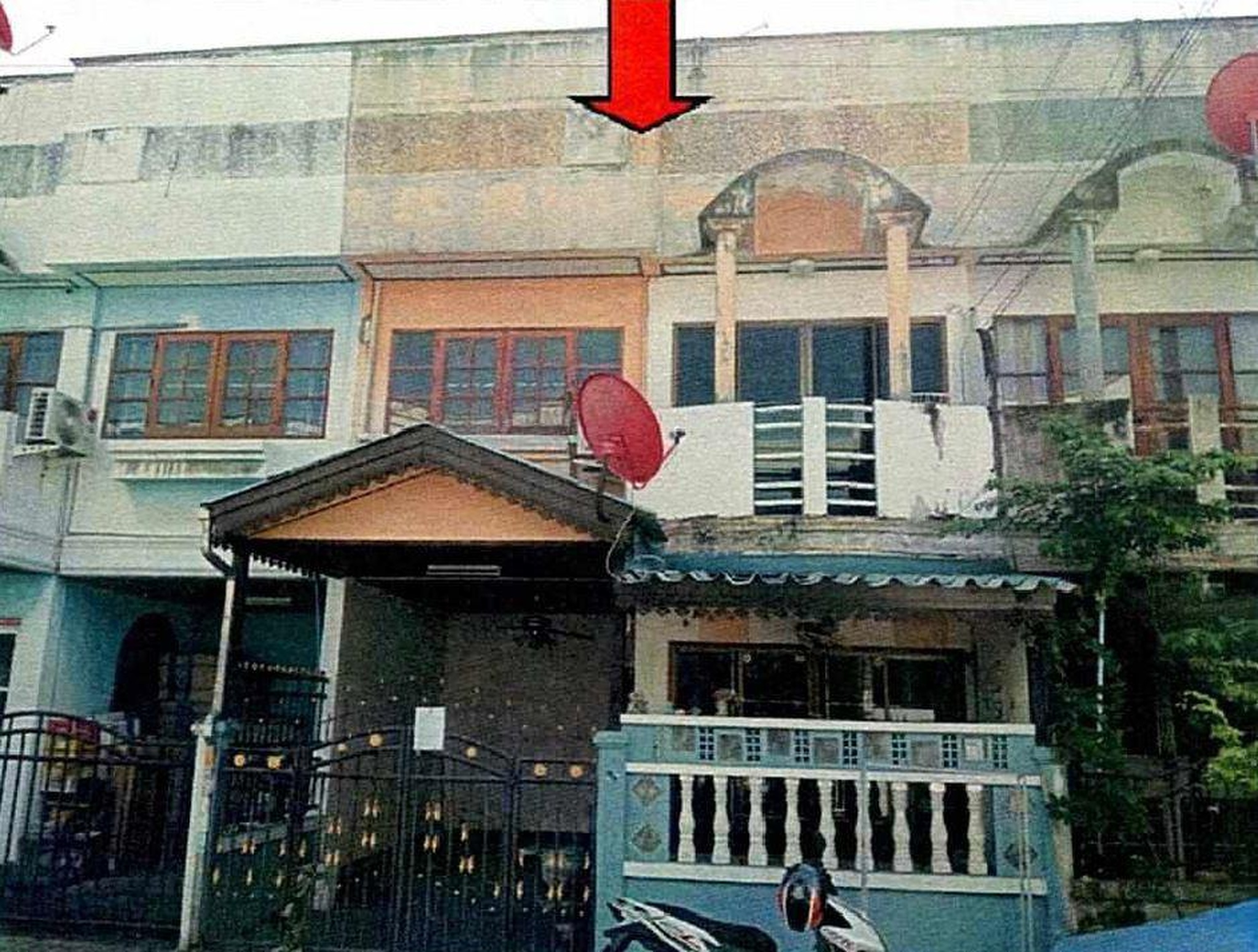 ทรัพย์สถาบันโดย GHB ทาวน์เฮาส์ ณัฐกานต์