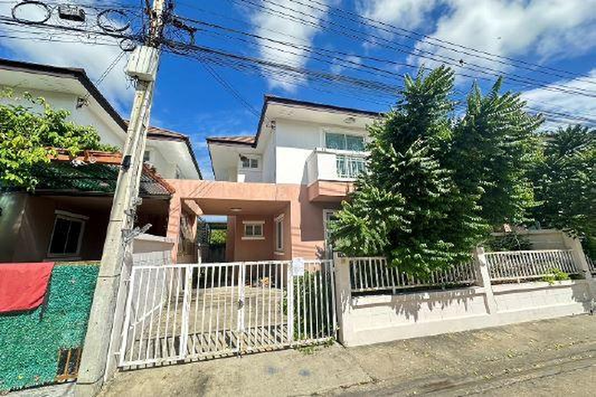 ทรัพย์สถาบันโดย GHB บ้านแฝด มหาวิทยาลัยบูรพา โครงการ 1