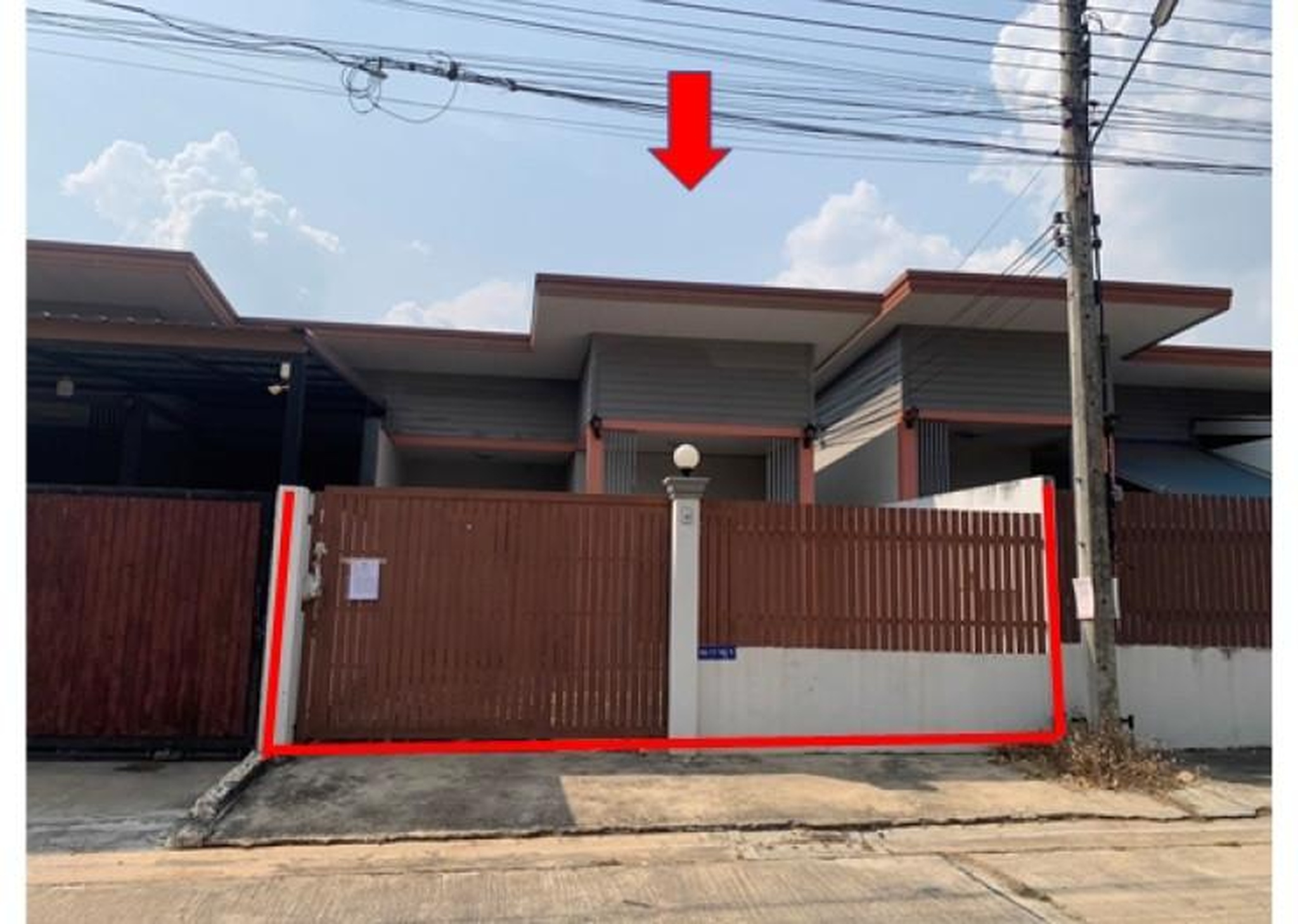 ทรัพย์สถาบันโดย GHB บ้านแฝด ซอยท่ามะขาม 16 ถนนแสงชูโต(ทล.323)