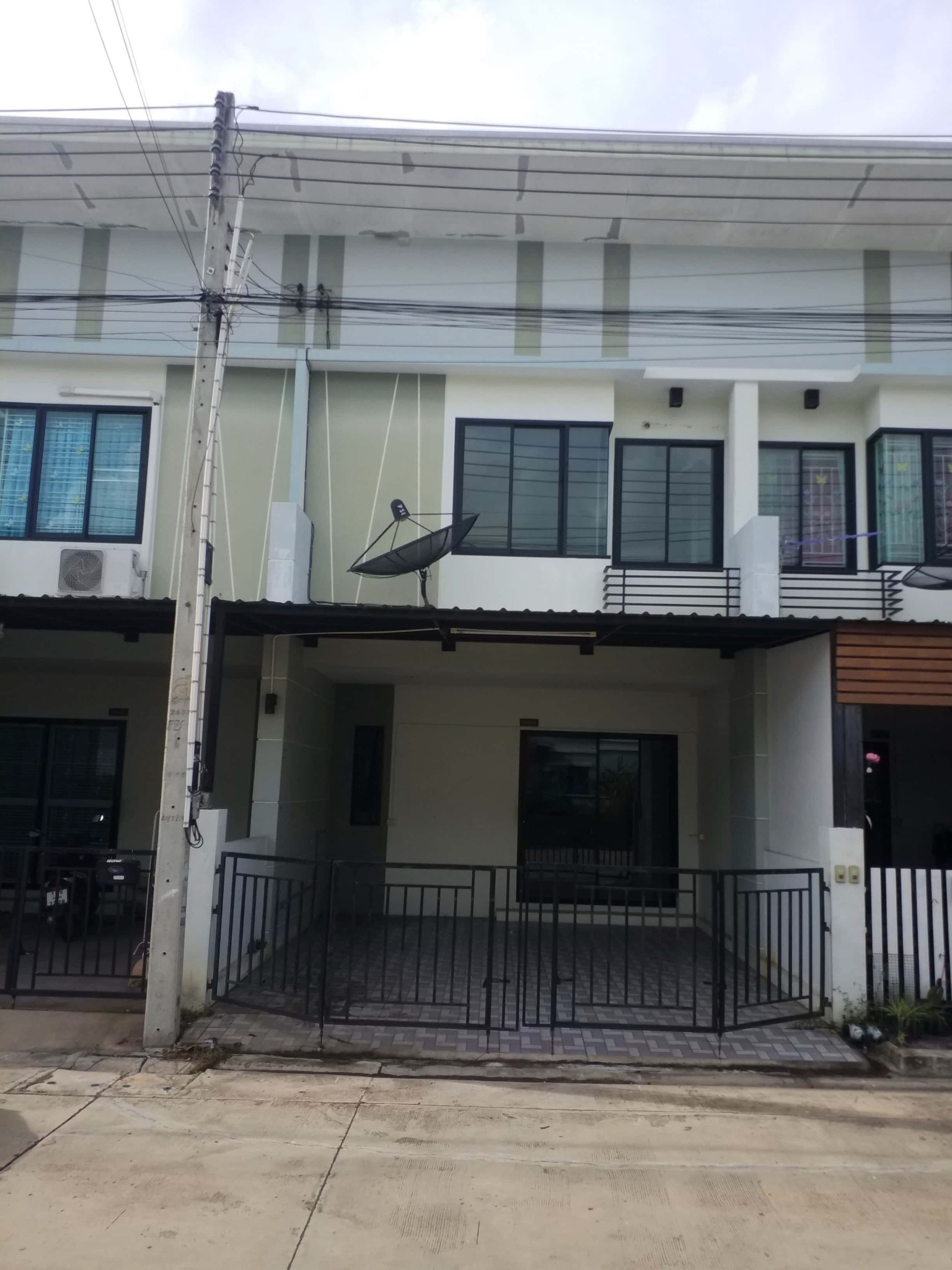 ทรัพย์สถาบันโดย SCB ทาวน์เฮาส์ เอ มัสท์ บ่อวิน (Amust Borwin)