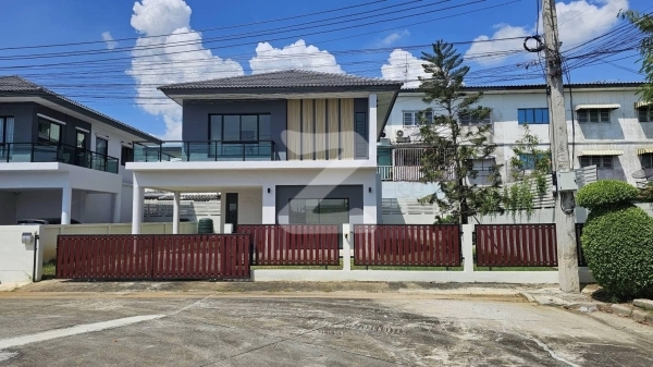 ให้เช่า บ้าน 2 ชั้น 3 นอน 3 น้ำ 1 ครัว 3 ที่จอดรถ 74.6 ตร.ว. บนถนน ลำลูกกา ✅ หน้าหมู่บ้าน มี 7-11 ✅ ใกล้ big c,lotus : เจ้าของให้เช่าเอง (งดรับนายหน้า)