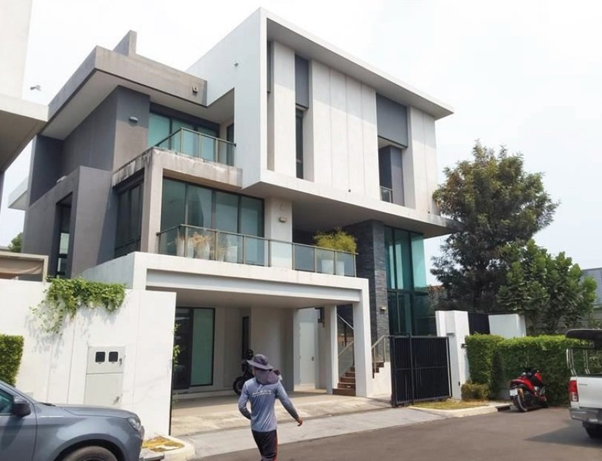 ทรัพย์สถาบันโดย SCB บ้านเดี่ยว บ้านกลางเมือง คลาสเซ่ เอกมัย-รามอินทรา (Baan Klang Muang Classe Ekamai-Ramindra)