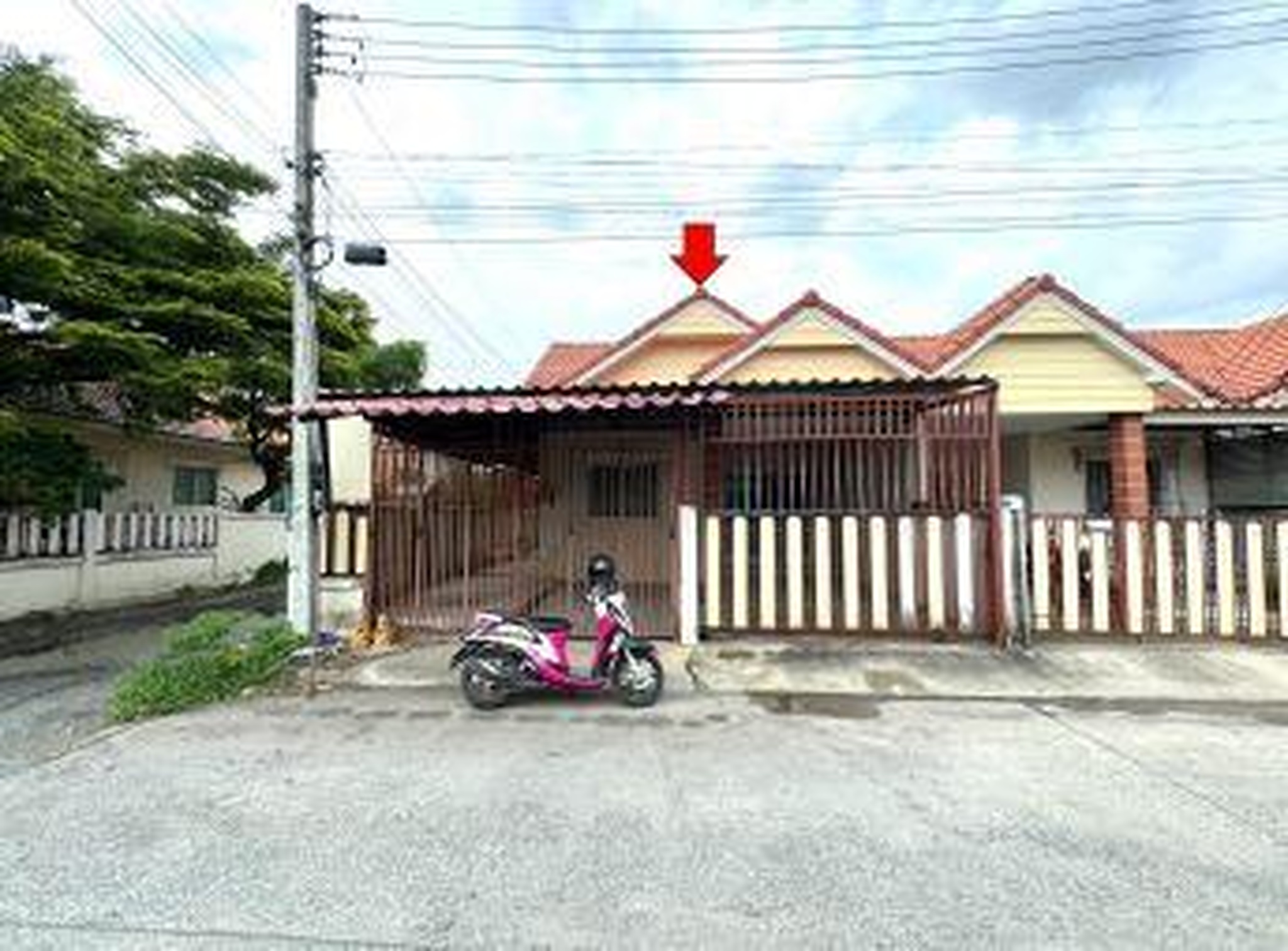 ทรัพย์สถาบันโดย GHB ทาวน์เฮาส์ ทานตะวัน