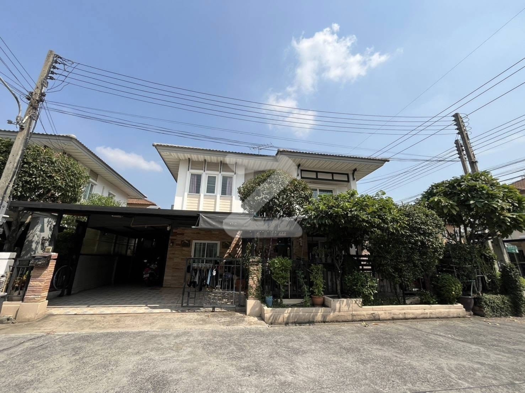 ประกาศขายบ้านย่านคลองสอง ใกล้วัดใกล้โรงเรียน    ม.พฤกษาวิลเลจ 12 บ้านเดี่ยว 53 ตารางวา หลังริมติดถนน        : เจ้าของขายเอง (งดรับนายหน้า)