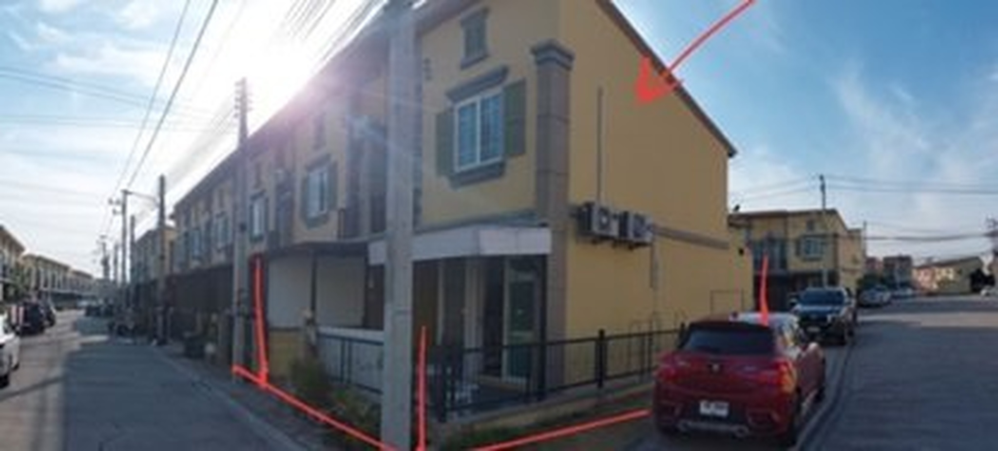 ทรัพย์สถาบันโดย SCB ทาวน์เฮาส์ โกลเด้น ทาวน์ ศรีราชา-อัสสัมชัญ (Golden Town Sriracha-Assumption)