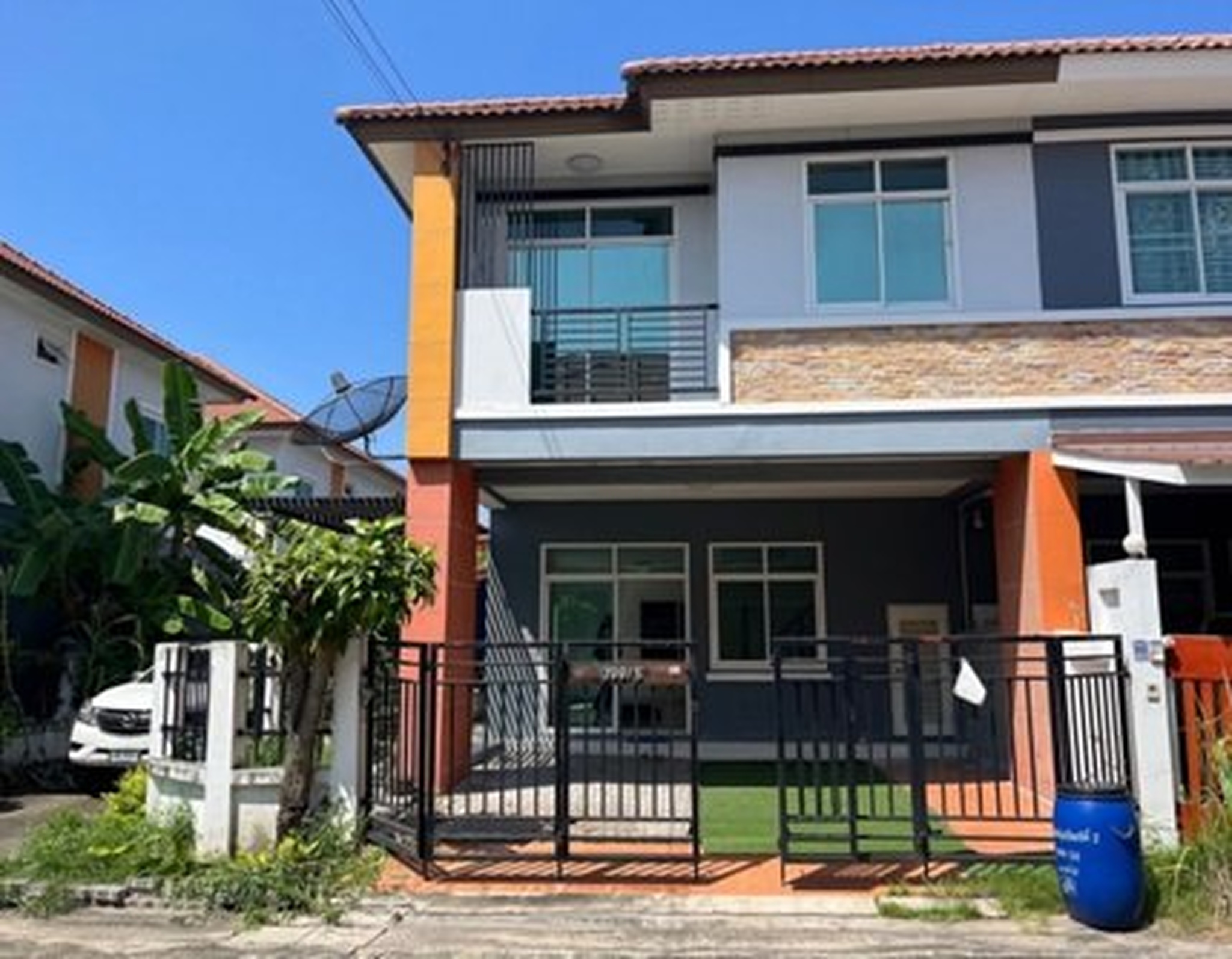 ทรัพย์สถาบันโดย SCB ทาวน์เฮาส์ ทรัพย์รุ่งเรืองซิตี้ 2 อมตะ-พานทอง (Sap Rung Ruang City 2 Amata-Pantong)