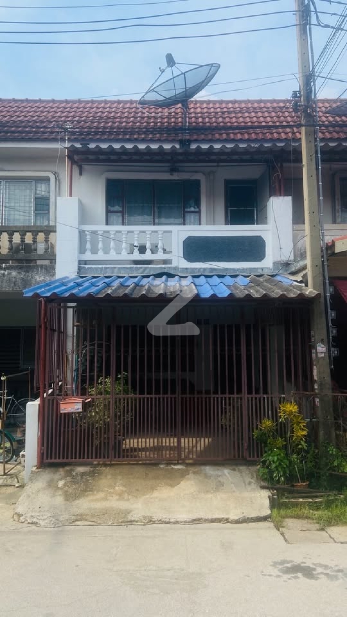 🏡 ขายทาวน์เฮ้าส์ 2 ชั้น พร้อมอยู่! 📍 หมู่บ้านอิ่มอัมพร 10 ต.คลองมะเดื่อ อ.กระทุ่มแบน จ.สมุทรสาคร 💰 ราคาเพียง 1,200,000 บาท : เจ้าของขายเอง (งดรับนายหน้า)