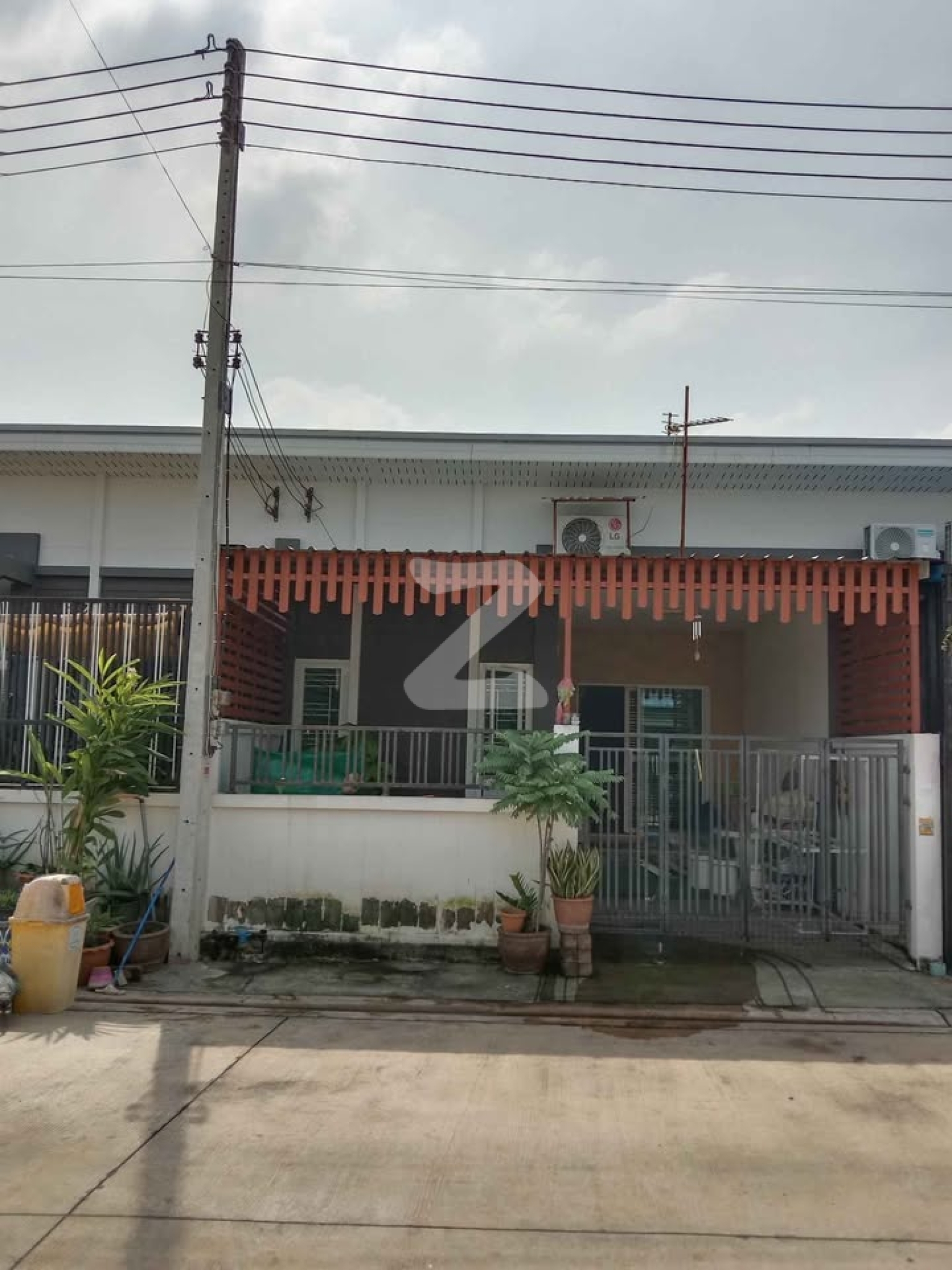 หมู่บ้านนราวิลล์, แคราย, กระทุ่มแบน, สมุทรสาคร 74110, ประเทศไทย หมู่บ้านนิราวิลล์แคไลฟ์  2 ห้องนอน 1 ห้องน้ำ - บ้าน  : เจ้าของขายเอง (งดรับนายหน้า)