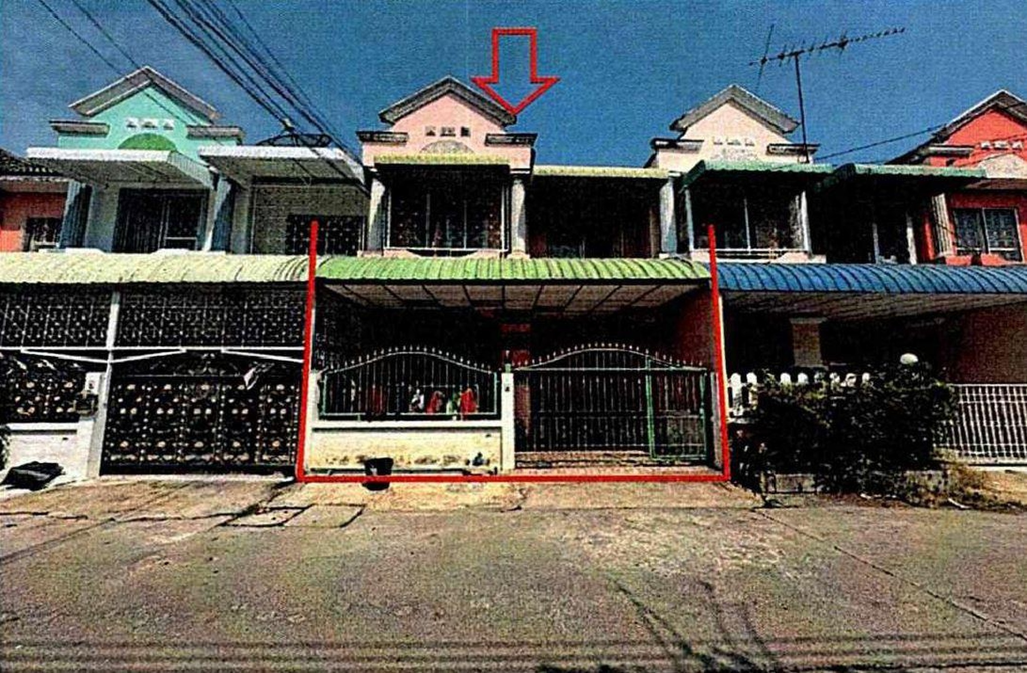 ทรัพย์สถาบันโดย GHB ทาวน์เฮาส์ วิโรจน์วิลล์