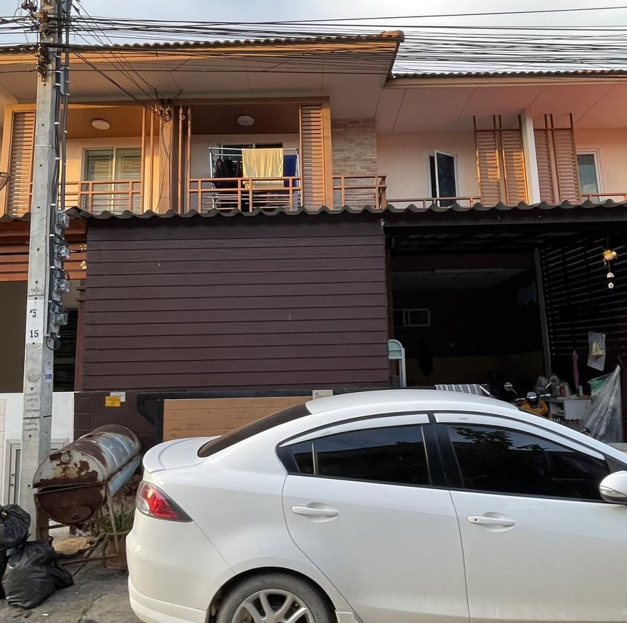ทรัพย์สถาบันโดย GHB ทาวน์เฮาส์ ไอลีฟ ทาวน์ 1 ประชาอุทิศ 90