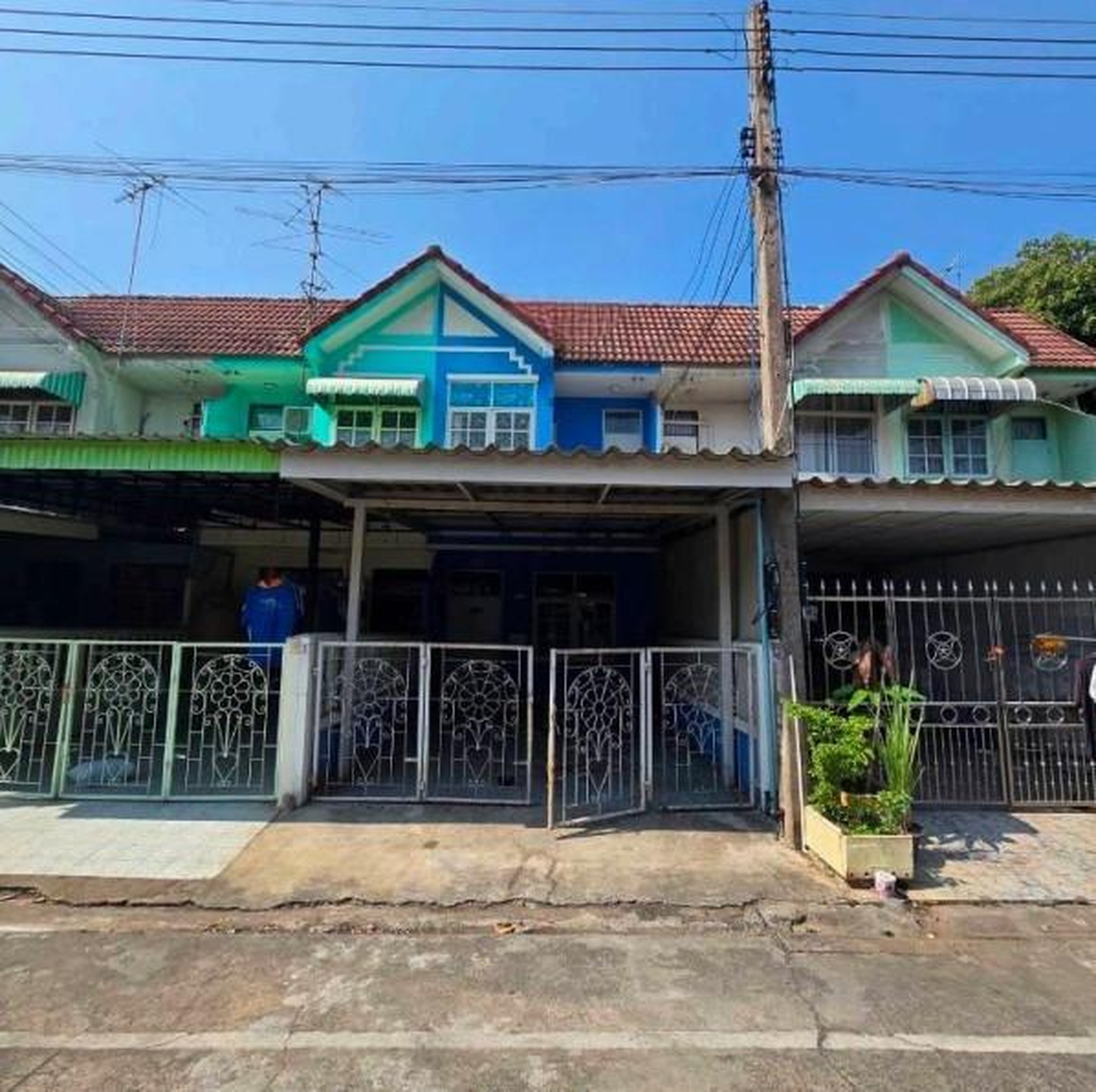 ทรัพย์สถาบันโดย GHB ทาวน์เฮาส์ อยู่เจริญ
