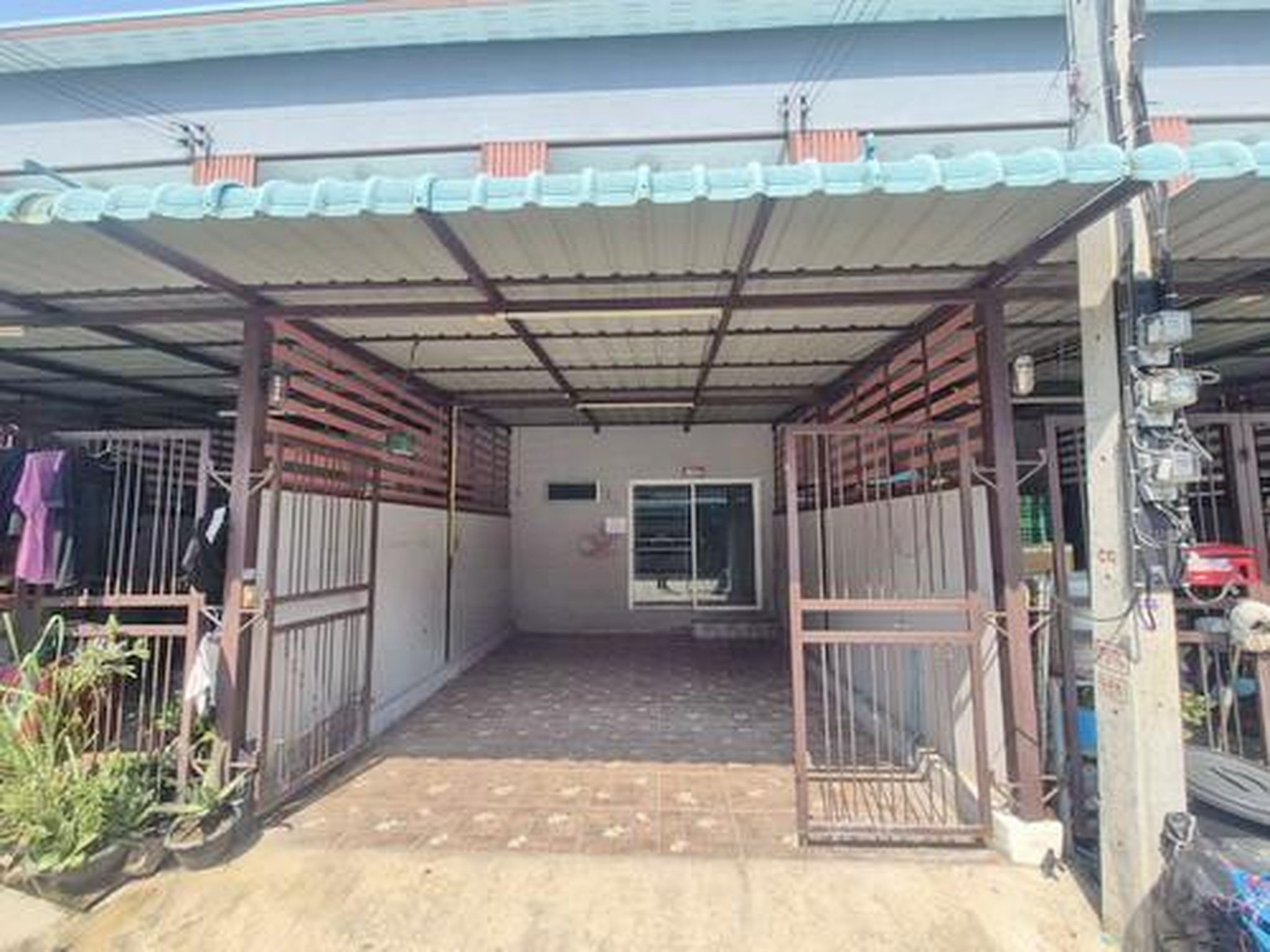ทรัพย์สถาบันโดย GHB ทาวน์เฮาส์ ฉัตรไพลิน ลาดหลุมแก้ว (Chatrapailin Latlumkaew)