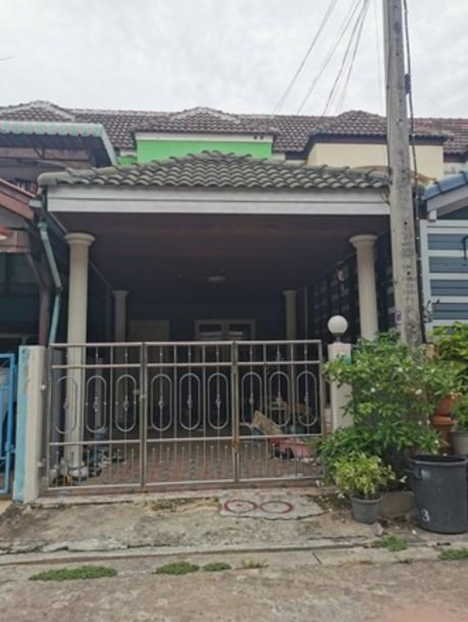 ทรัพย์สถาบันโดย GHB ทาวน์เฮาส์ เปี่ยมสุขการ์เด้นวิลล์