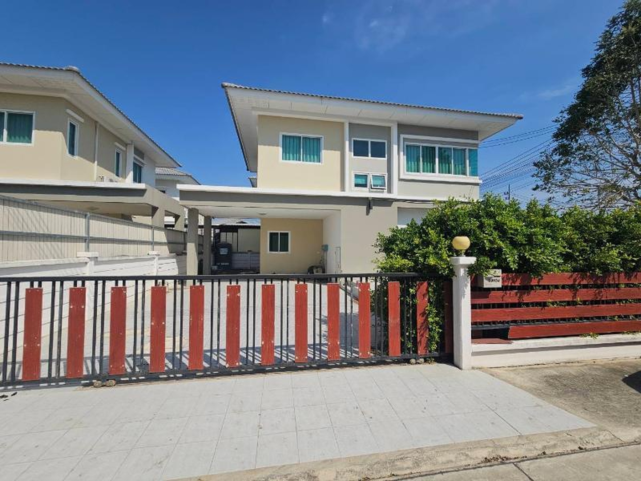 ทรัพย์สถาบันโดย GHB บ้านเดี่ยว เดอะลิฟวิ่ง นารายา2
