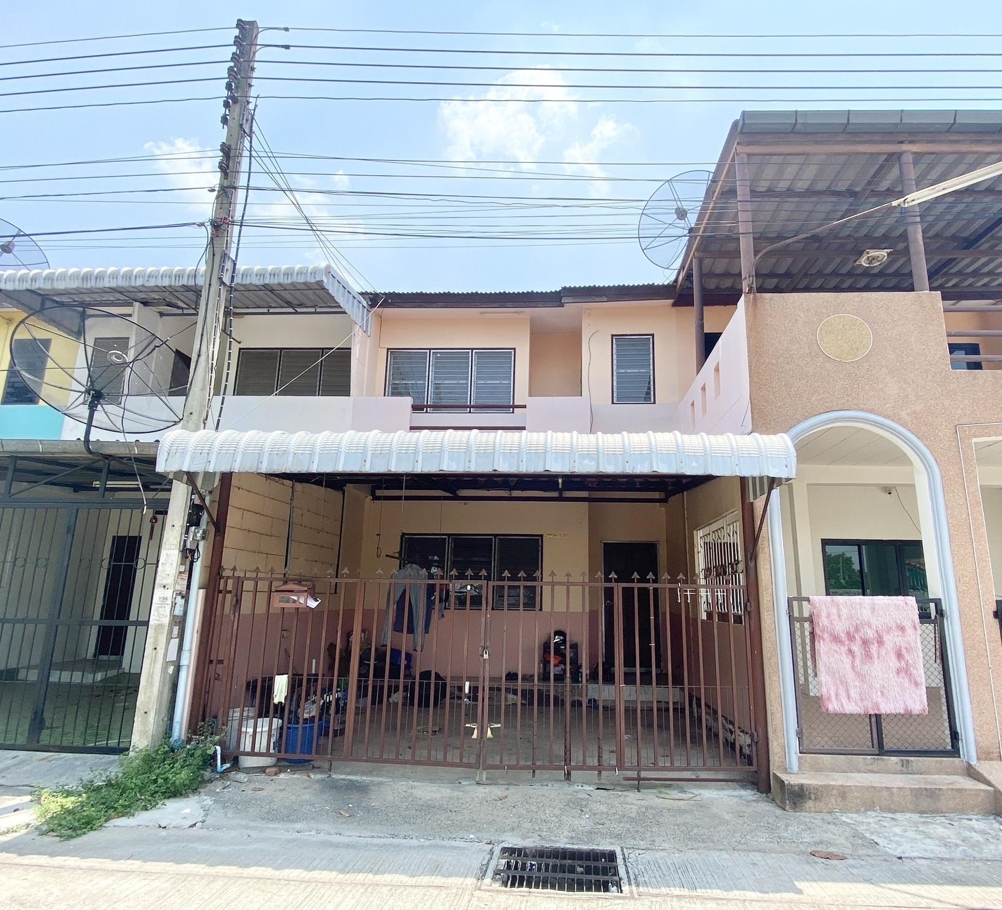 ทรัพย์สถาบันโดย GHB ทาวน์เฮาส์ สุขสบาย 1