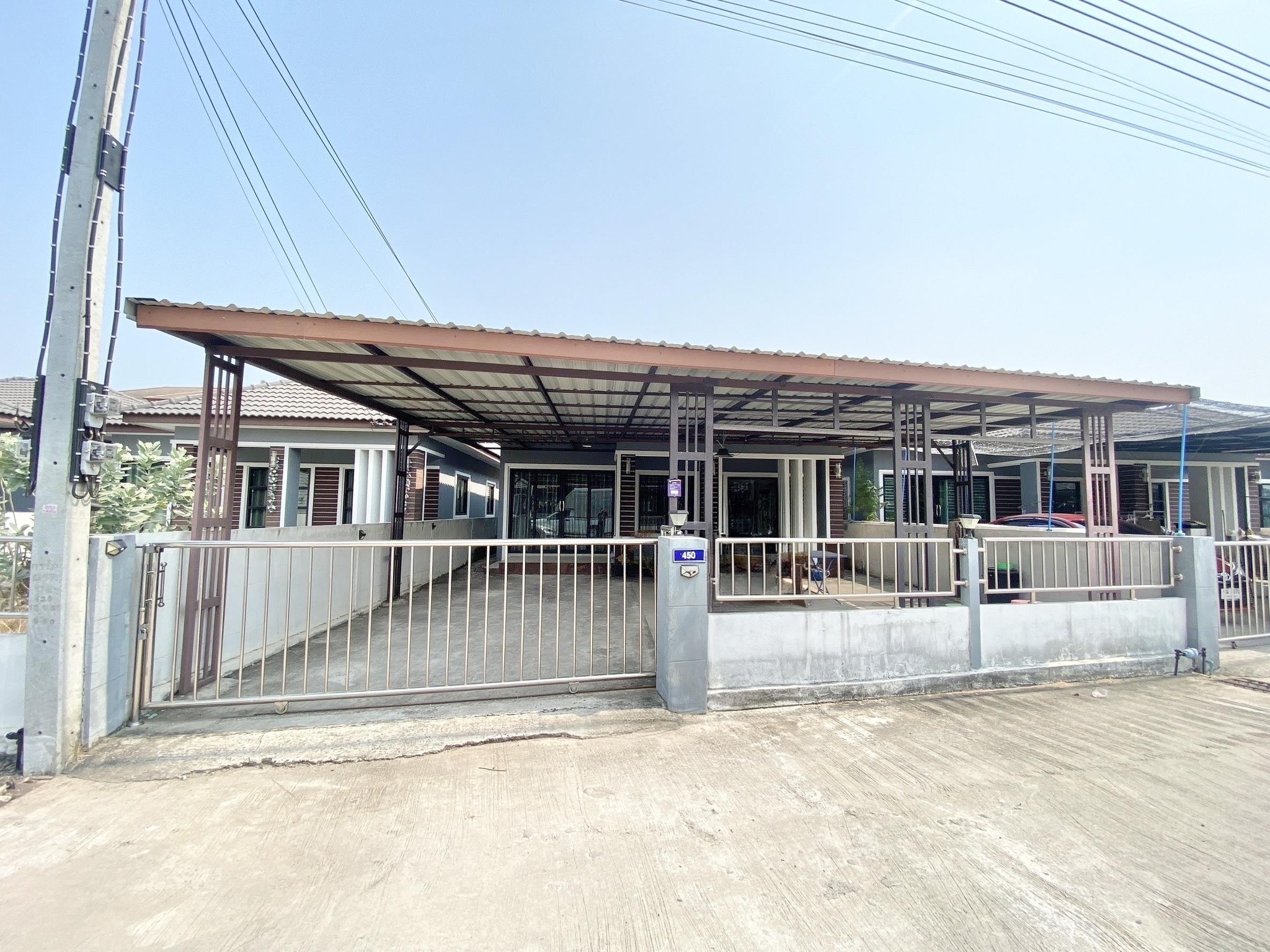 ทรัพย์สถาบันโดย GHB บ้านเดี่ยว บ้านปูน