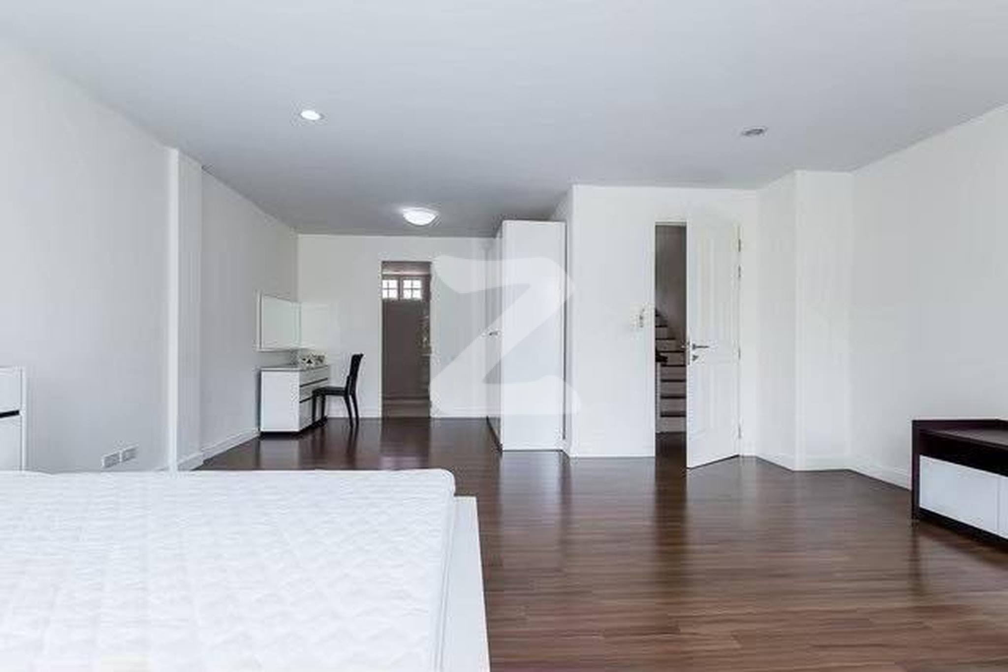 Agent welcome  Town home for rent. Garden square Suk 77 habito mall.  - 4 stories 3 bed 3 baths 1 working room + a maid quarter  : เจ้าของให้เช่าเอง (งดรับนายหน้า)
