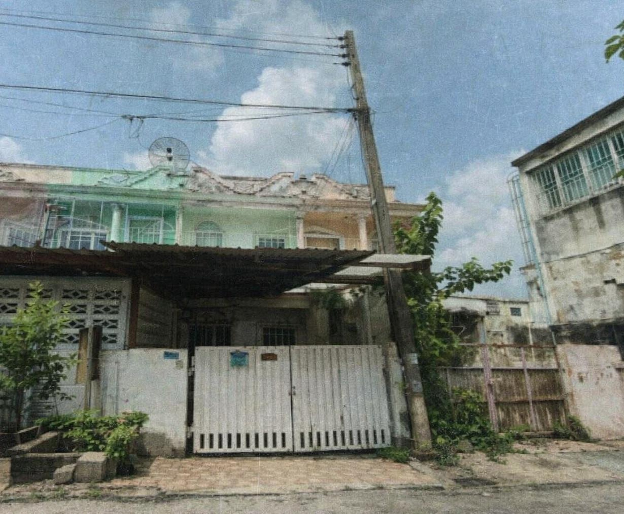ทรัพย์สถาบันโดย GHB ทาวน์เฮาส์ พรร่มเย็นวิลล่า