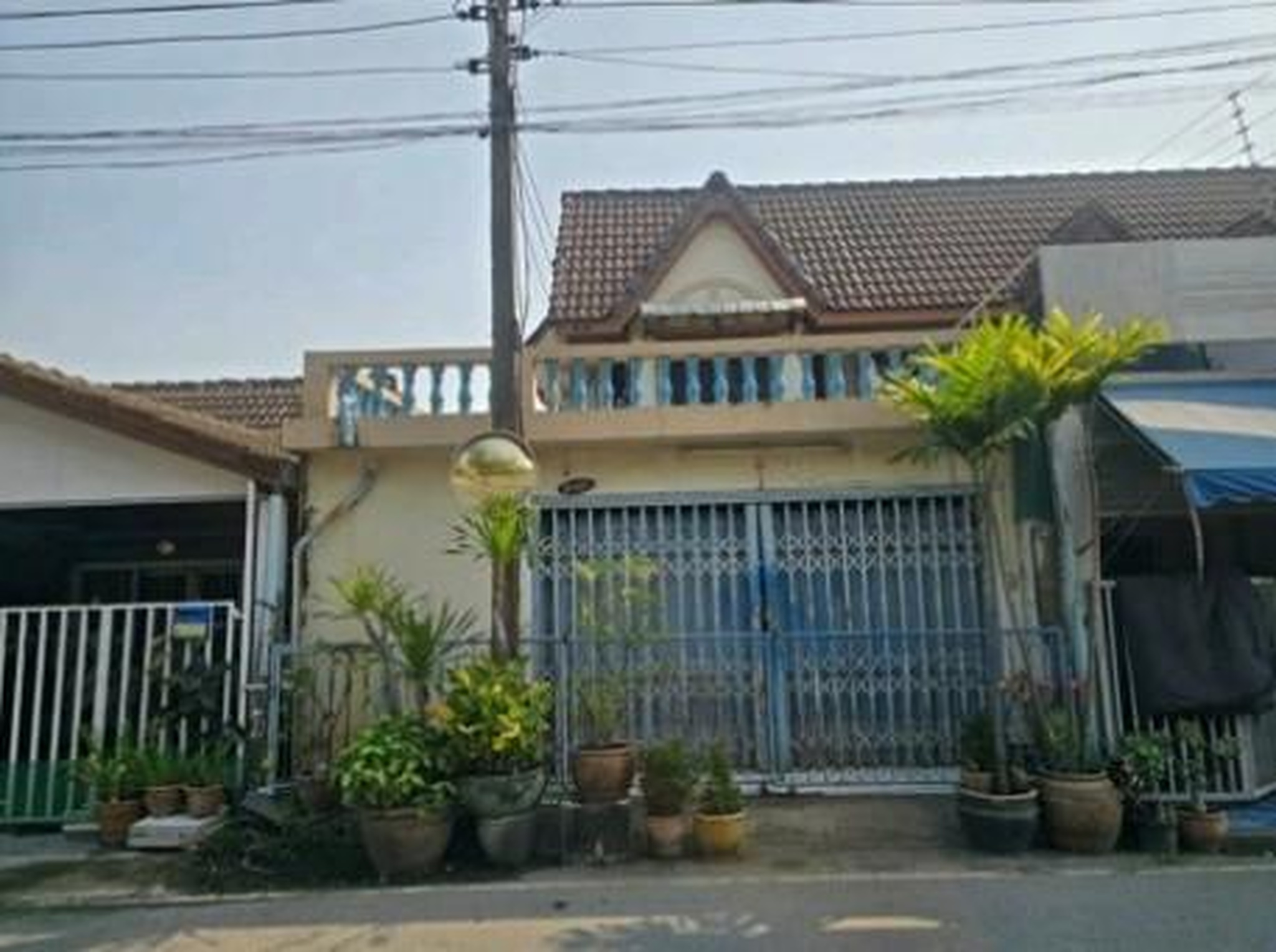 ทรัพย์สถาบันโดย GHB ทาวน์เฮาส์ ธราดลวิว