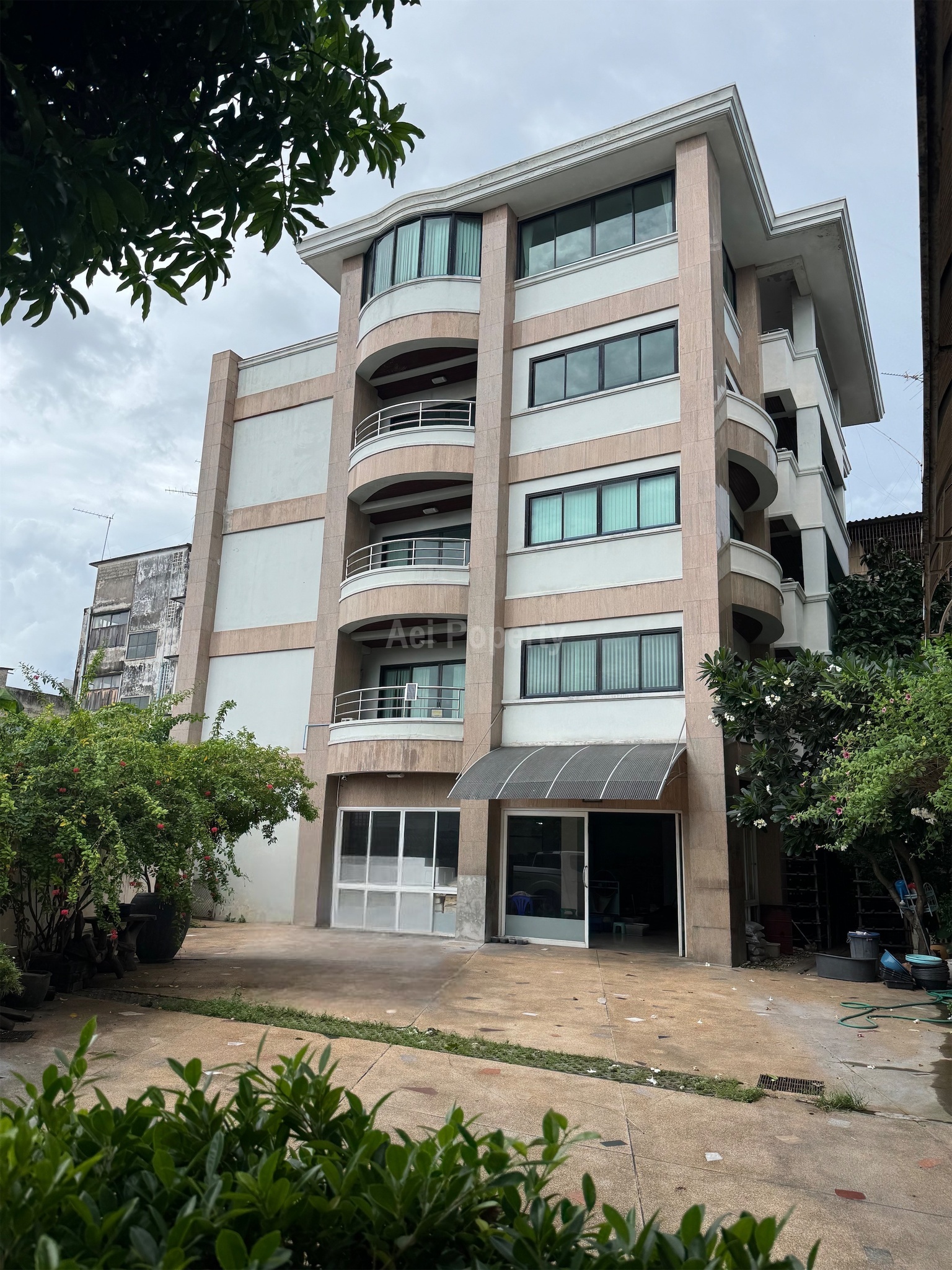 🏢 ขายอาคารสำนักงาน 5 ชั้น  ใจกลางเมืองชลบุรี พื้นที่ใช้สอยกว่า 1,200 ตร.ม.  ราคาเพียง 41 ล้านบาท‼️ : โดยนายหน้า/ตัวแทน (งด Co-brokerage)