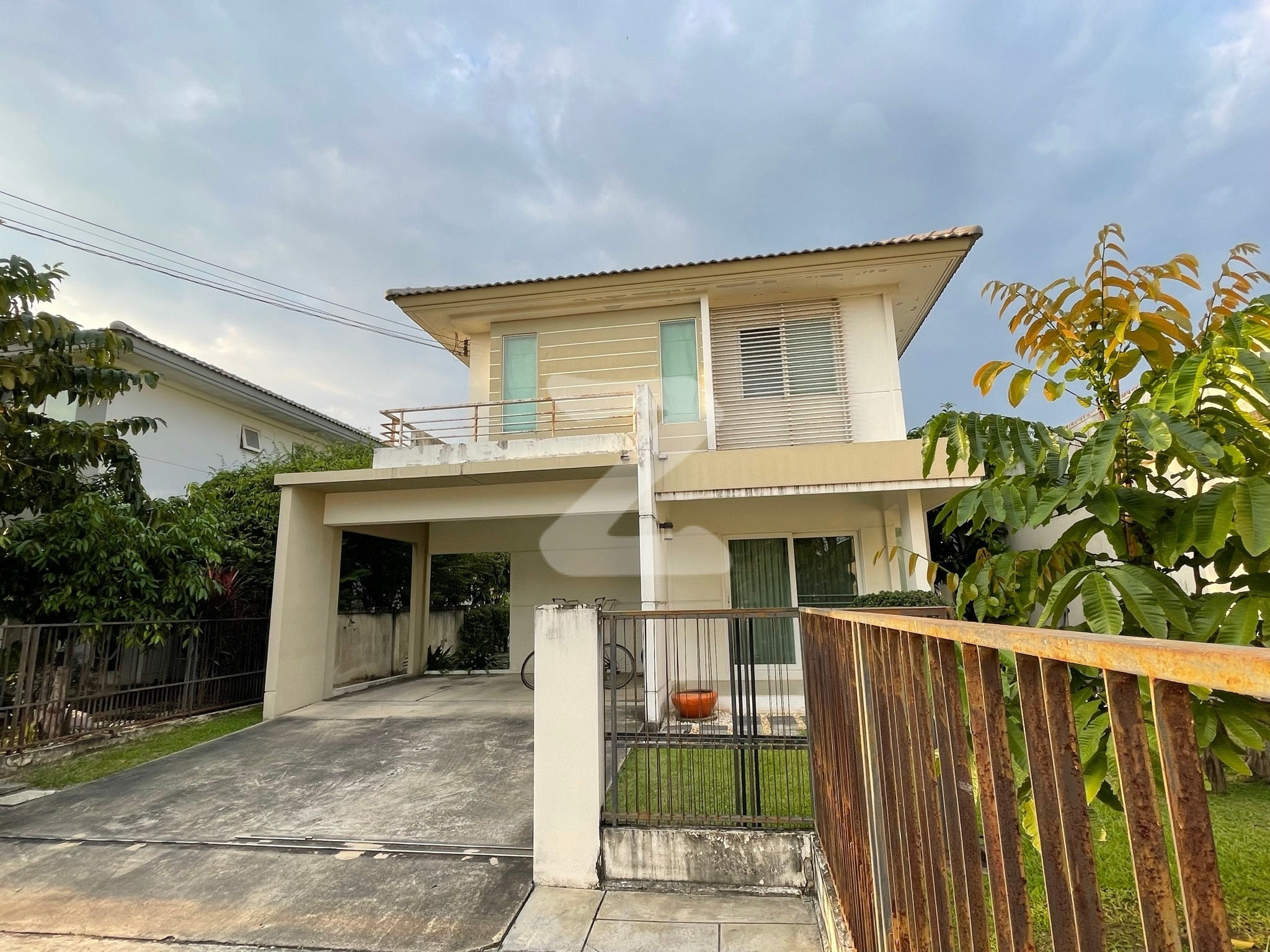 บ้าน พฤกษ์ลดาปิ่นเกล้าสาย 5  53.60 ตรางวา บ้านหลังริม  เจ้าของขายเอง 4.99ล้าน หมู่บ้านติดดริมถนนบรมราชชนนี          : เจ้าของขายเอง (งดรับนายหน้า)