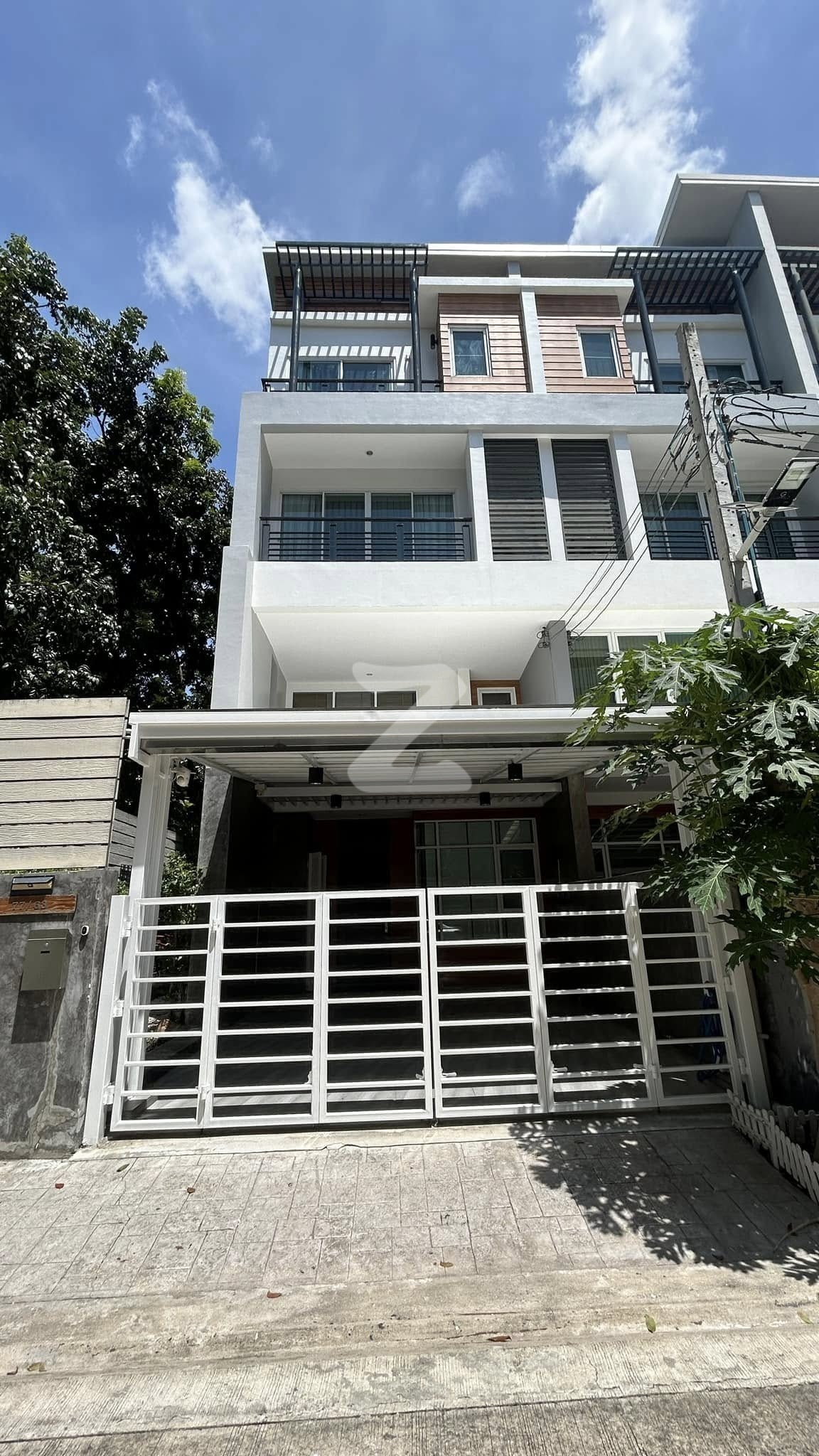 เจ้าของขายเอง ขายทาวน์โฮม 4 ชั้น  เดอะ เซเรโน่ บายโบนันซ่า(The Sereno by The Bonanza) ทาวน์โฮมหรู กว้างใหญ่ใจกลางเมือง       : เจ้าของขายเอง (งดรับนายหน้า)