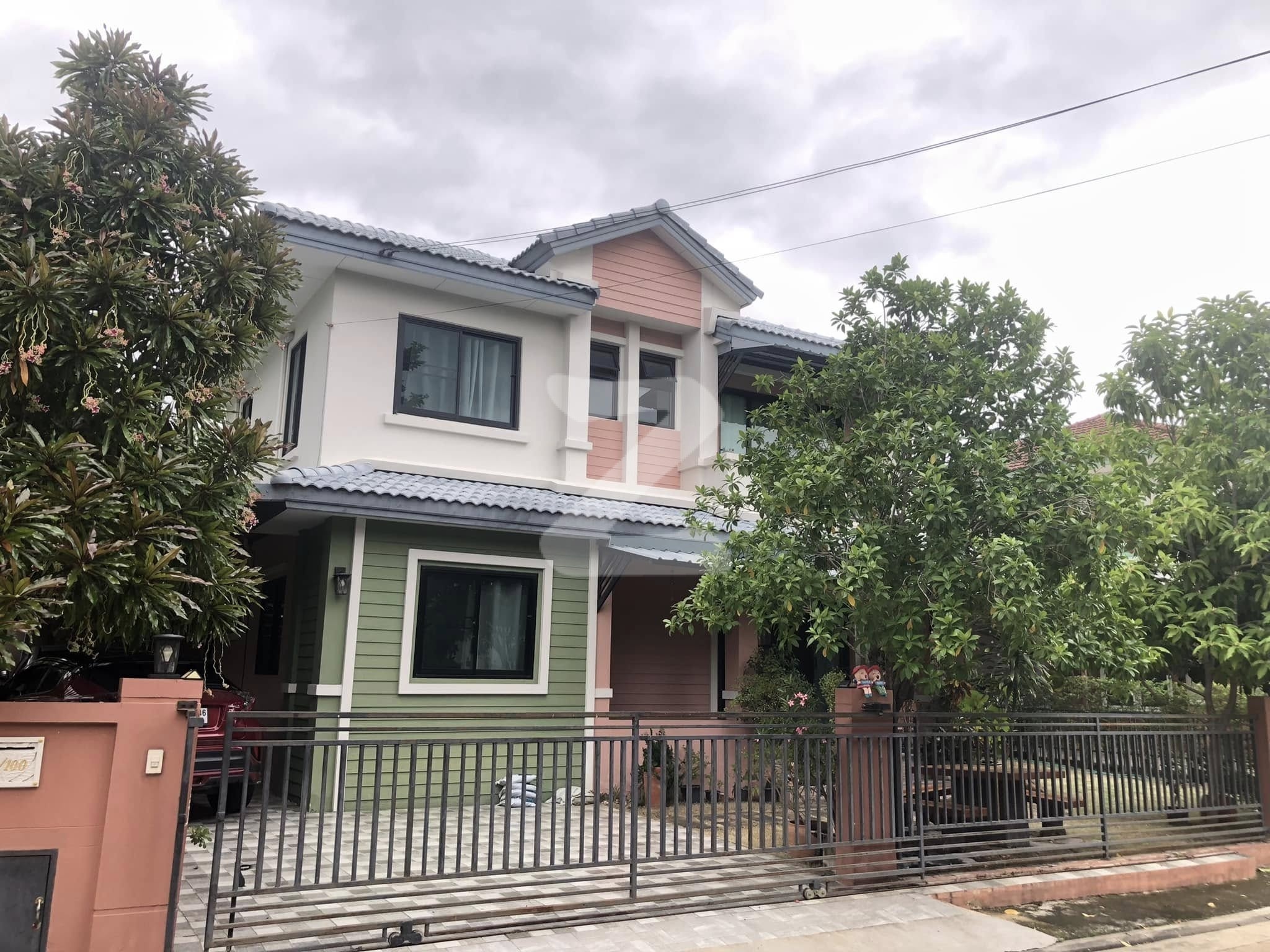 หมู่บ้านชลลดา วัดลาดปลาดุก 66.2 ตรว.  4 🛏️ 2 🛁   ต่อเติมจอด🚗 ได้ 3 คัน                            : เจ้าของขายเอง (งดรับนายหน้า)