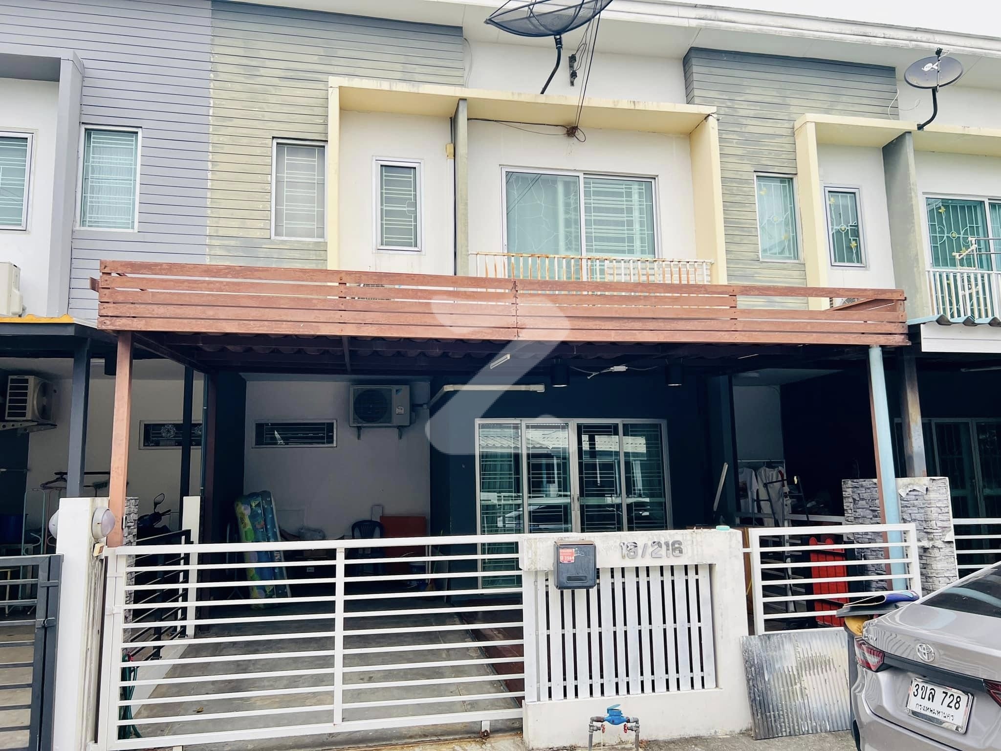 ขายด่วน ถูกมาก เจ้าของขายเอง  ปรับราคาจาก 2.9 ล้าน  เหมาะกับการซื้อปล่อยเช่าและอยู่อาศัยสะดวกสบาย ทำเลทอง  เหลือ 2.75 ล้าน  : เจ้าของขายเอง (งดรับนายหน้า)