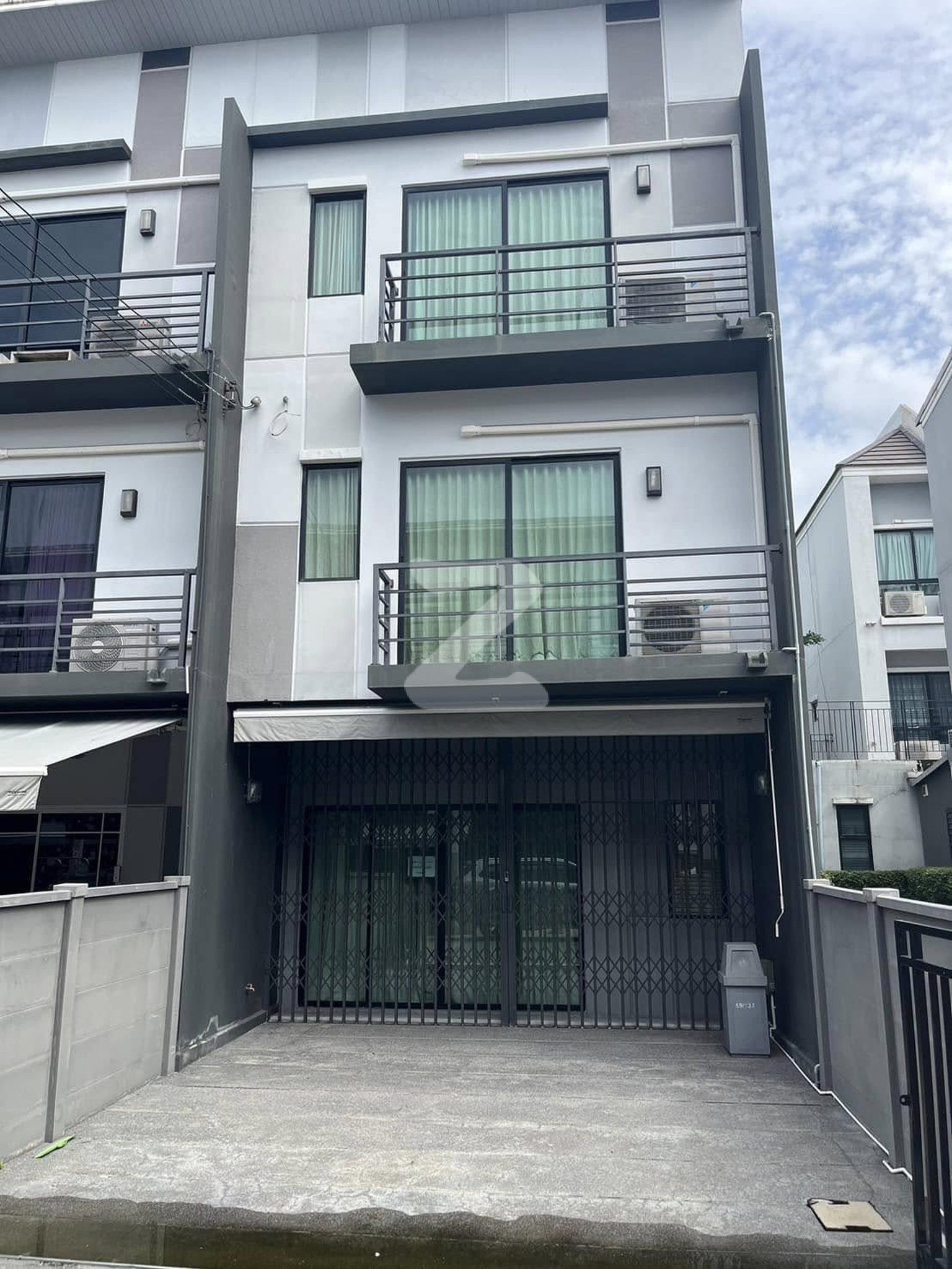 🟢 เจ้าของขายเอง บ้านกลางเมืองสุขสวัสดิ์ - พระประแดง  ทาวน์โฮม 3 ชั้น ใกล้บิ๊กซีสุขสวัสดิ์ ใกล้สามแยกพระแดง        : เจ้าของขายเอง (งดรับนายหน้า)