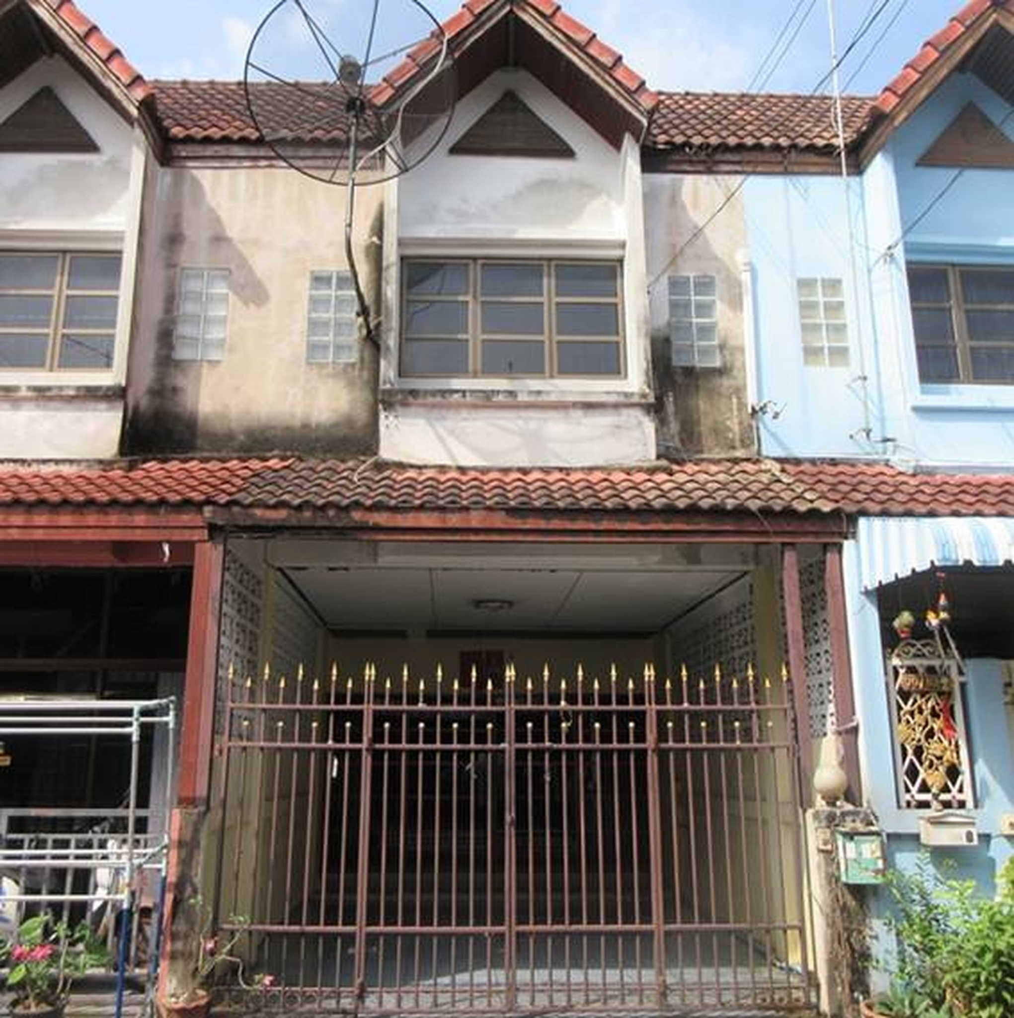 ทรัพย์สถาบันโดย GHB ทาวน์เฮาส์ เสริมศิริวิลเลจ 7