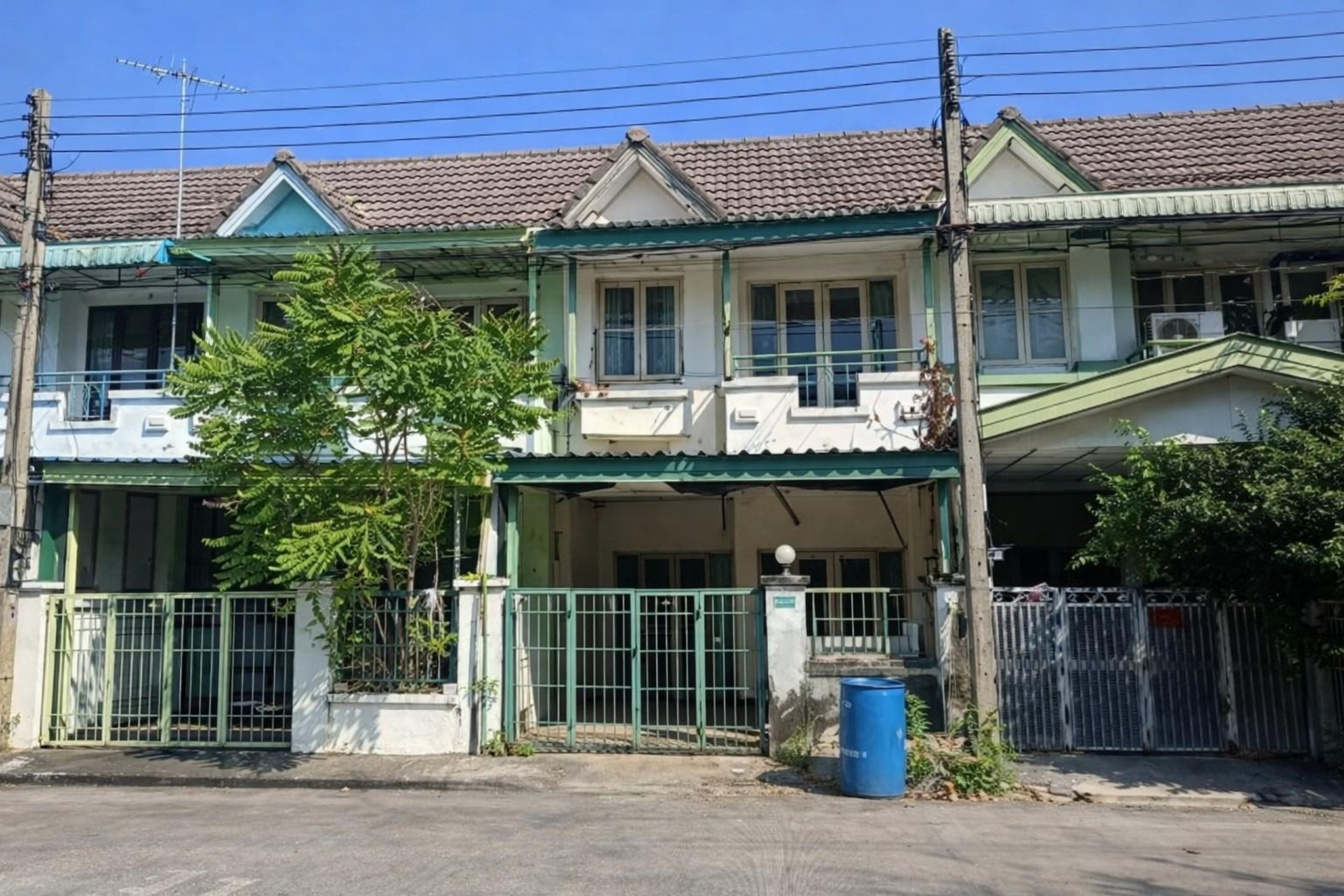 ทรัพย์สถาบันโดย GHB ทาวน์เฮาส์ เบญจพฤกษ์