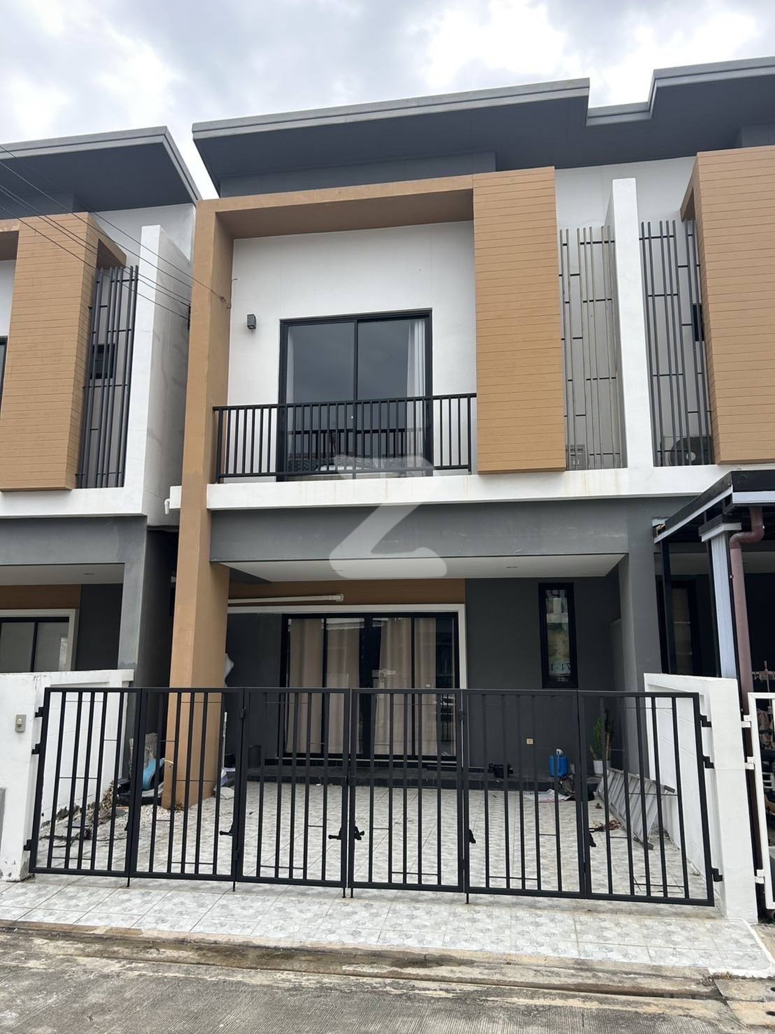 Owner post (Welcome Agent) 🏡 ให้เช่าทาวน์โฮม 2 ชั้น หมู่บ้านเวอร์รีเดียน พร้อม – วัดลาดปลาดุก พื้นที่ 22.5 ตร.ว. ฟังก์ชันครบ พร้อมเข้าอยู่! : เจ้าของให้เช่าเอง (งดรับนายหน้า)