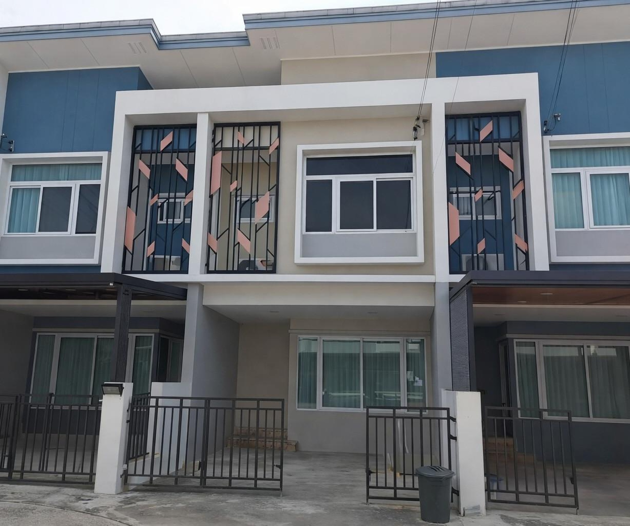 ทรัพย์สถาบันโดย GHB ทาวน์เฮาส์ รสา ลักซ์วิลล์ พหลโยธิน 73 (Rasa Luxx Ville Phahonyothin 73)