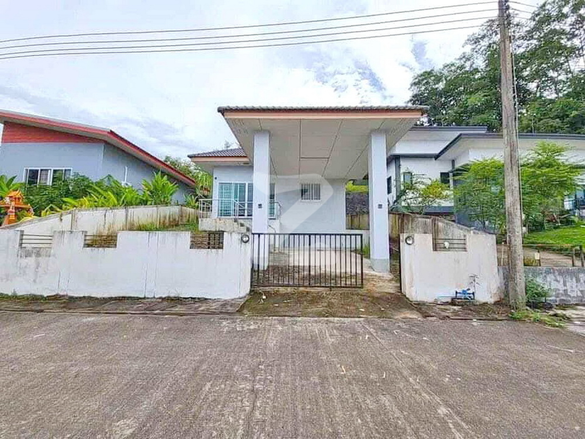 ขายบ้านเดี่ยวชั้นเดียว  ต.รอบเวียง อ.เมืองเชียงราย  ที่ดิน 57.6 ตรว. ซอยวังลิ้นจี่ หมู่บ้านกรรัฐ 3 เทควิว  : เจ้าของขายเอง (งดรับนายหน้า)