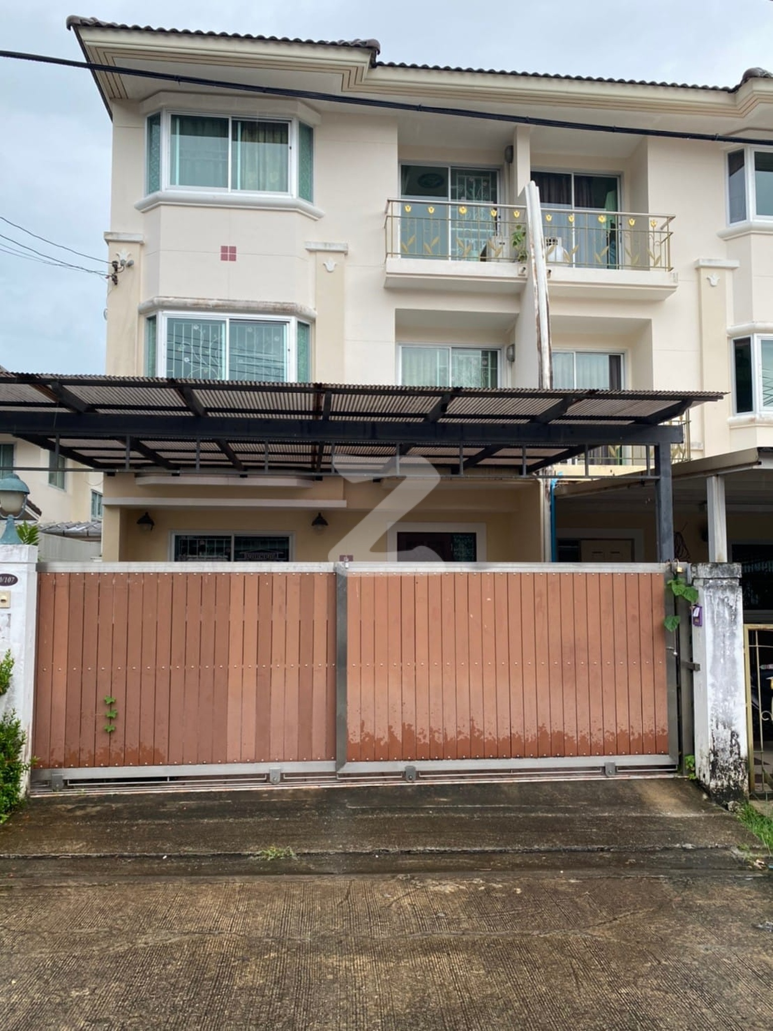 เจ้าของขายเอง  ทาวน์โฮม ศุภาลัยซิตี้ฮิล  80/107  3.5 ล้าน พท28 ตรว.                    : เจ้าของขายเอง (งดรับนายหน้า)