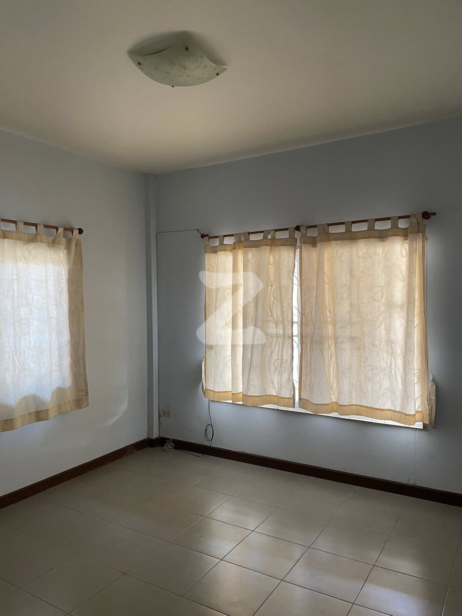 🏡🍀ยังขายอยู่นะคะ บ้านเดี่ยวชั้นเดียว 3 ห้องนอน 2 ห้องน้ำ หมู่บ้านทองวารรี บ้านดู่เมืองใหม่ เจ้าของขายเองค่ะ สนใจ  : เจ้าของขายเอง (งดรับนายหน้า)