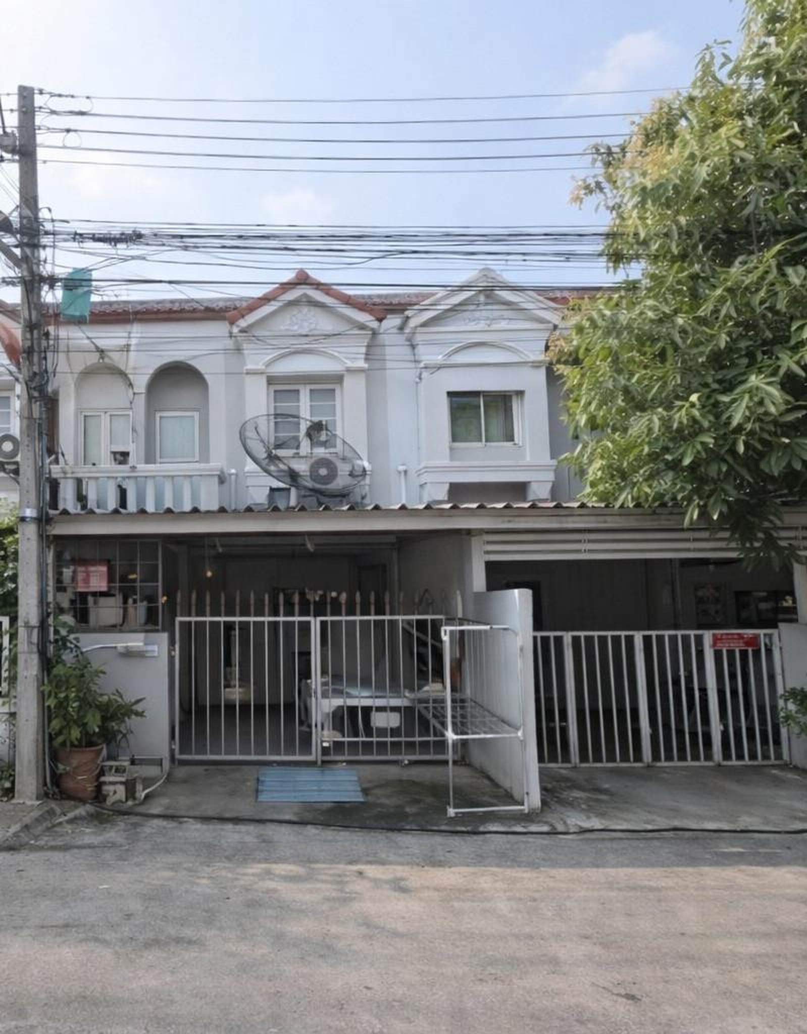 ทรัพย์สถาบันโดย GHB ทาวน์เฮาส์ รินทร์ทอง