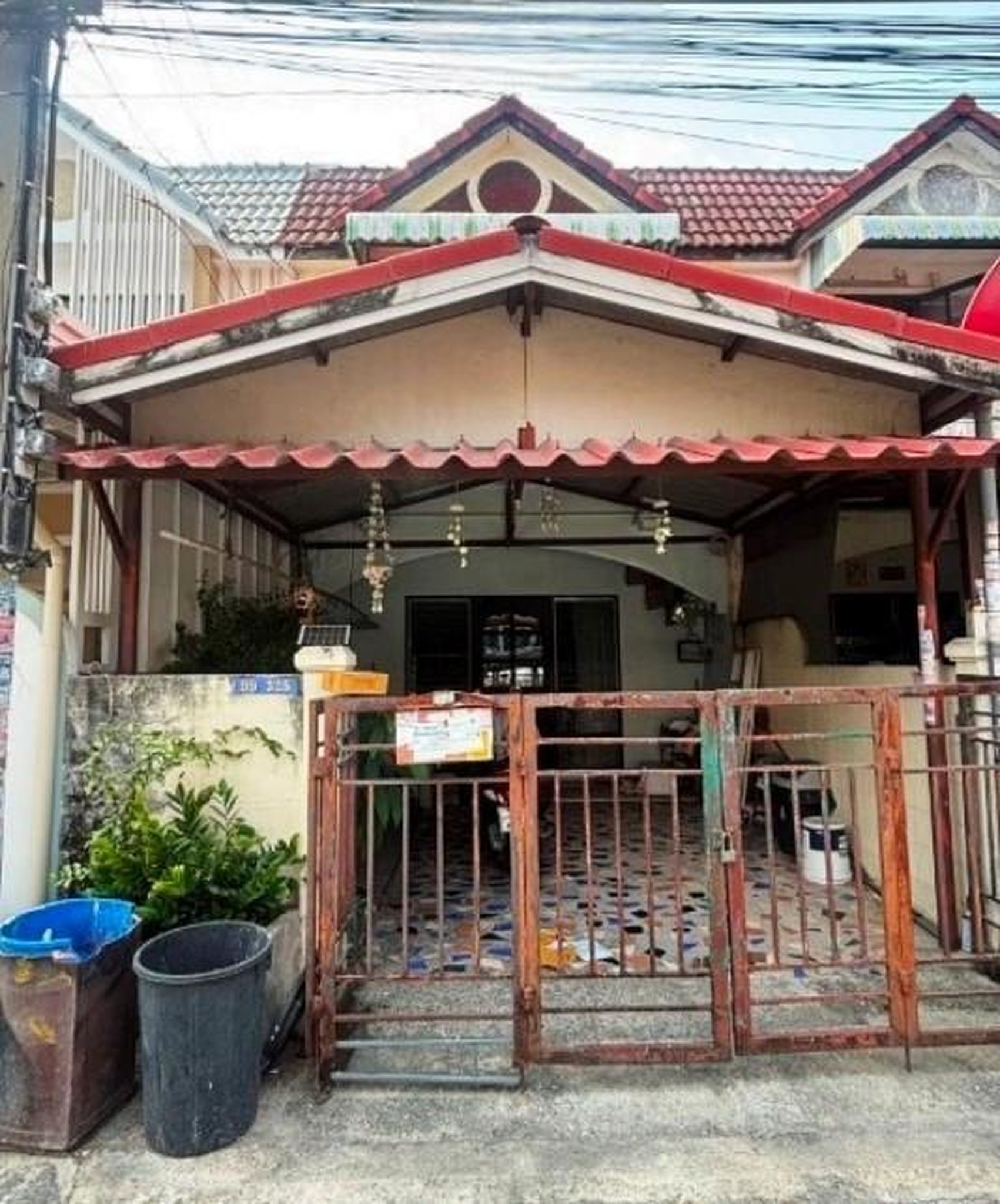 ทรัพย์สถาบันโดย GHB ทาวน์เฮาส์ ร่มทิพย์