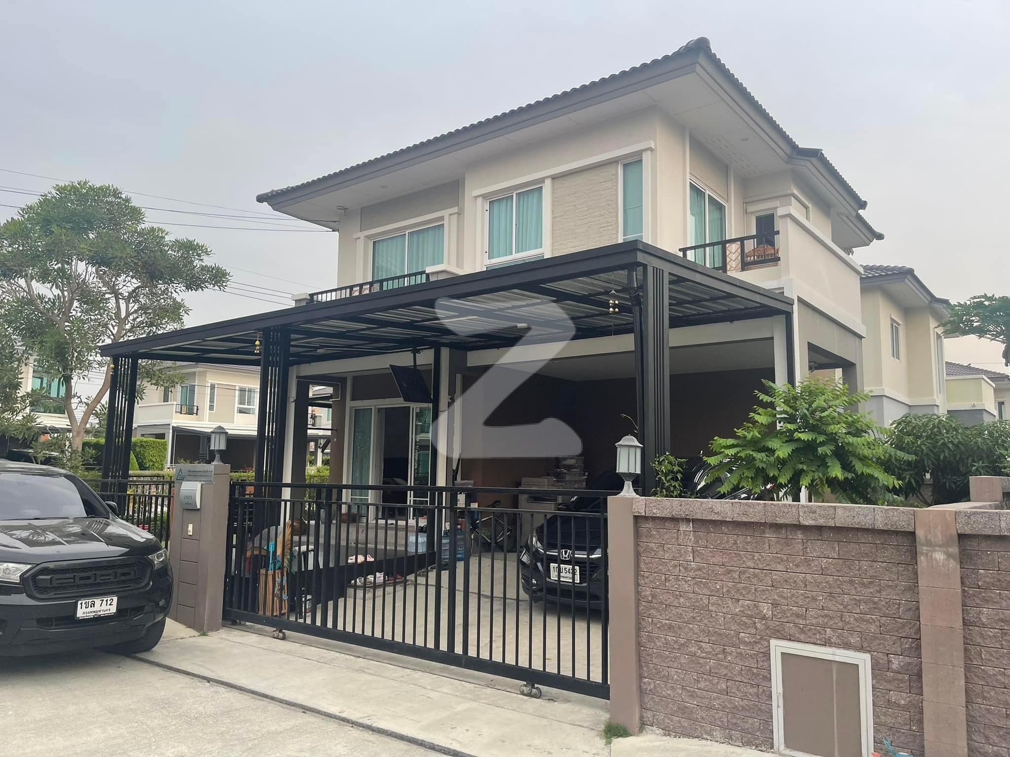 📢 ด่วน📍   🏠 บ้านมือสอง เจ้าของขายเองครับ เพื่อนบ้านรอบๆบ้านผ่านดีงามครับแปลงมุมติดถนนหลักในหมู่บ้าน  : เจ้าของขายเอง (งดรับนายหน้า)