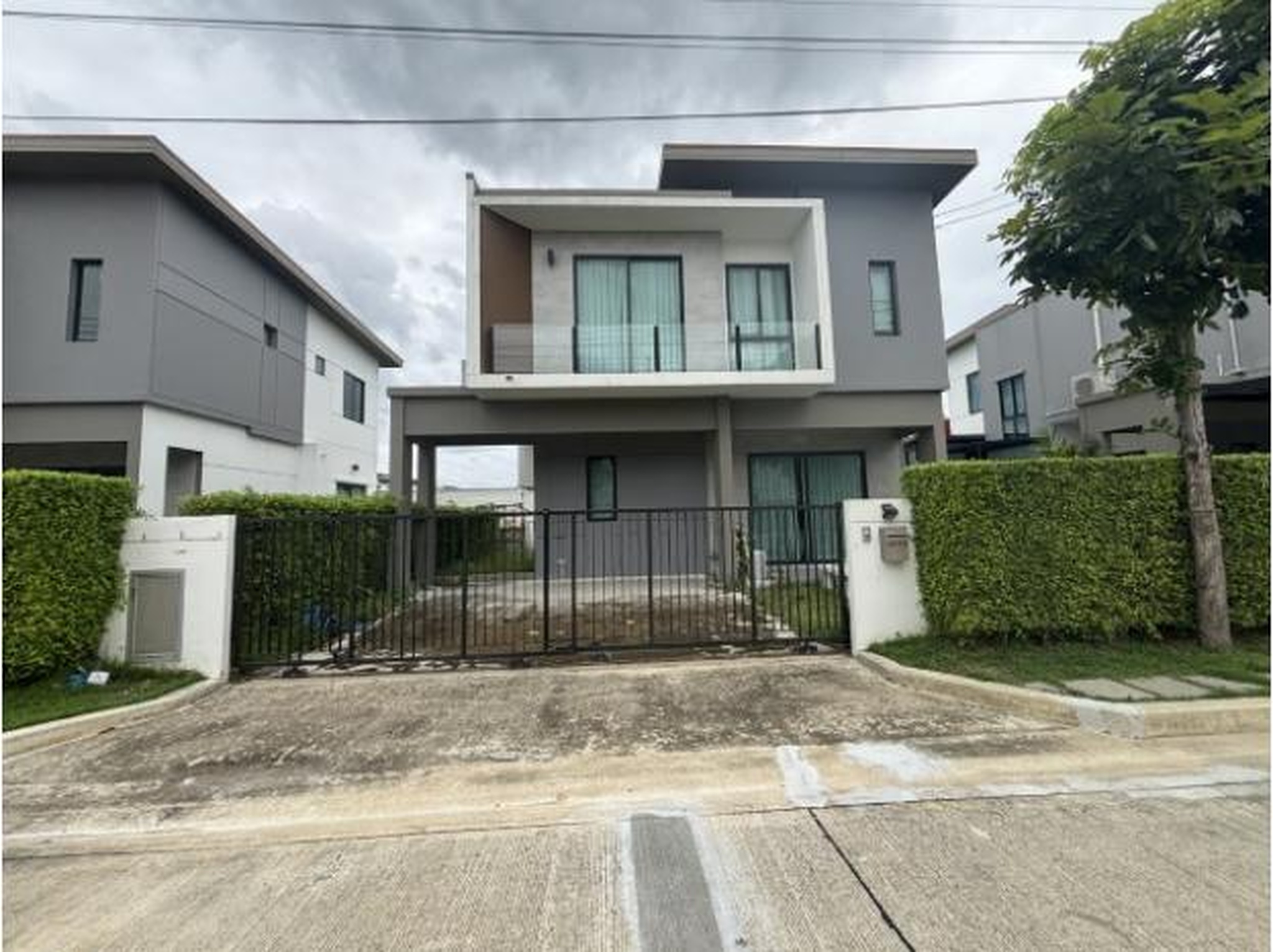 ทรัพย์สถาบันโดย GHB บ้านเดี่ยว เอสเกตไลฟ์