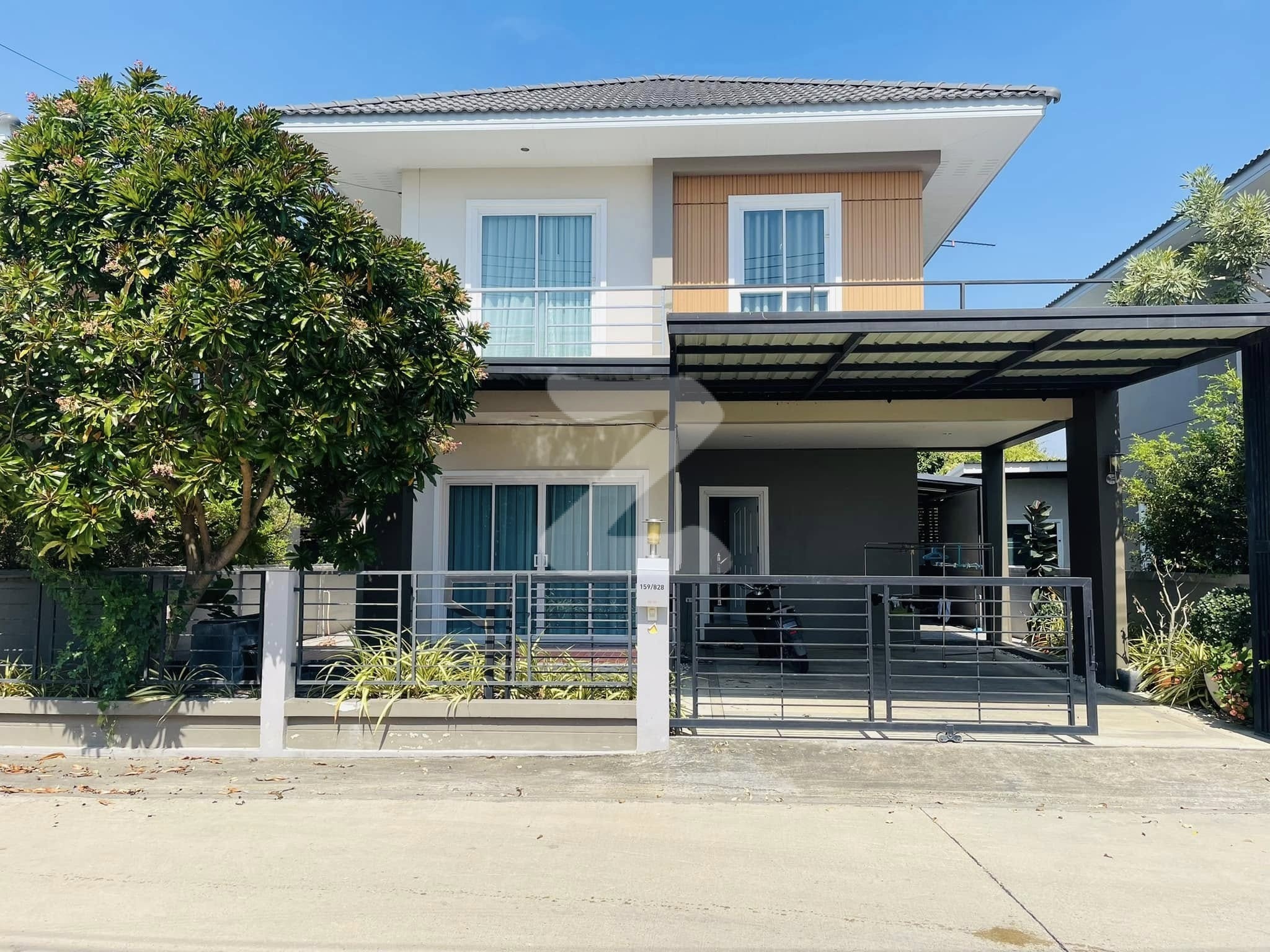 บ้านเดี่ยวอยู่สบายสนามกีฬา ขนาดที่ดิน 56ตรว. ขายขาดทุน ขายต่ำกว่าราคาประเมิน                         : เจ้าของขายเอง (งดรับนายหน้า)