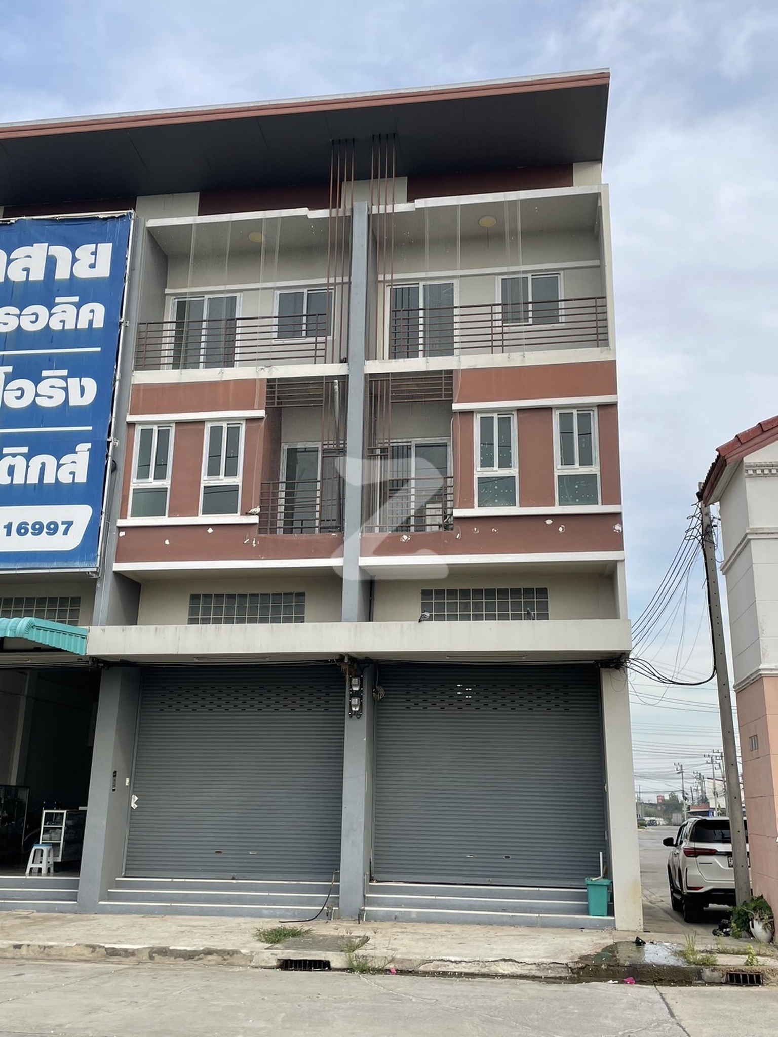ขออนุญาต ขายหรือให้เช่า (เจ้าของปล่อยเองไม่รับนายหน้าครับ)   4 ล้าน ให้เช่า 10,000 บาท/เดือน  : เจ้าของขายเอง (งดรับนายหน้า)